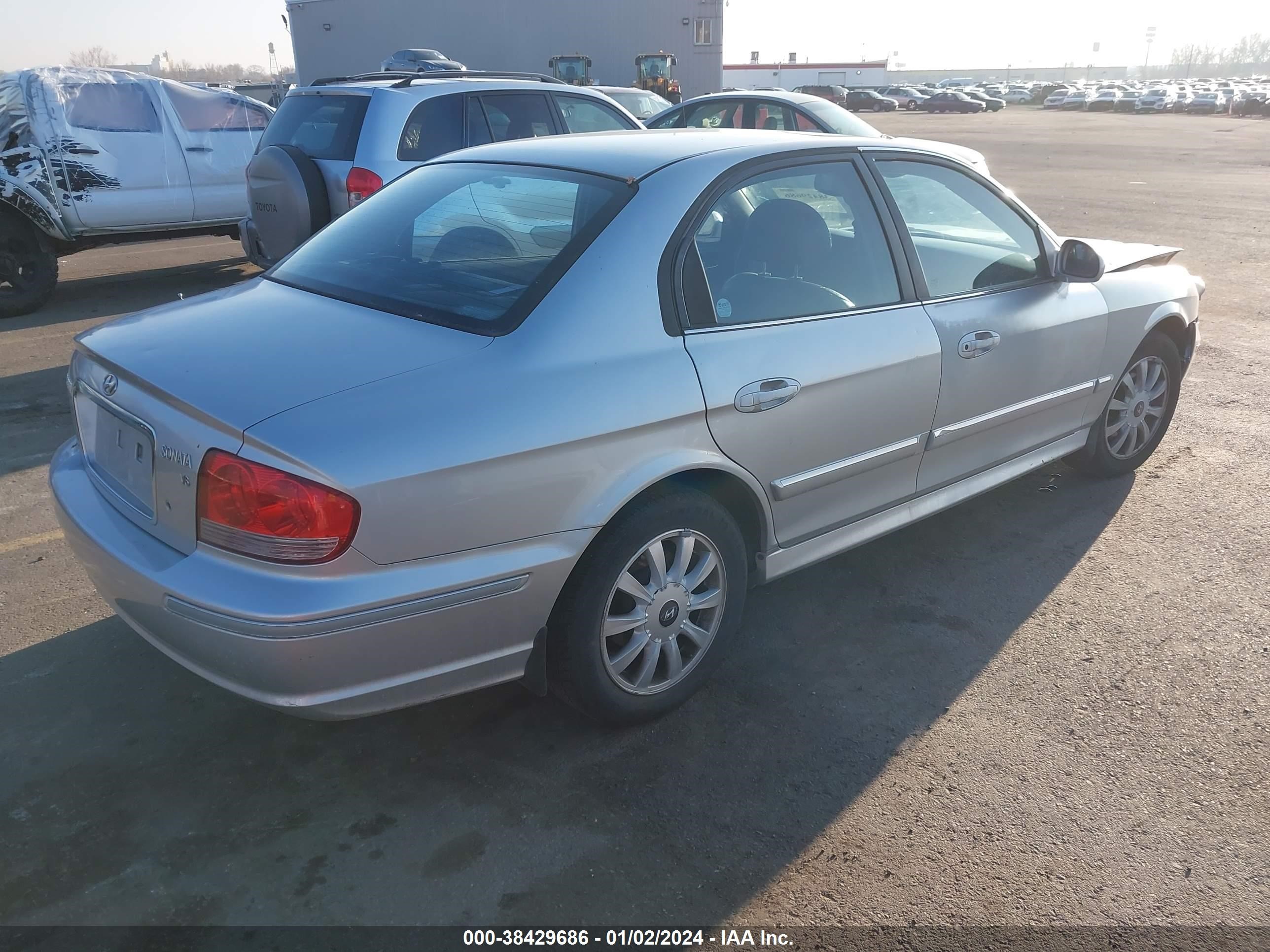 Photo 3 VIN: KMHWF35H25A106777 - HYUNDAI SONATA 