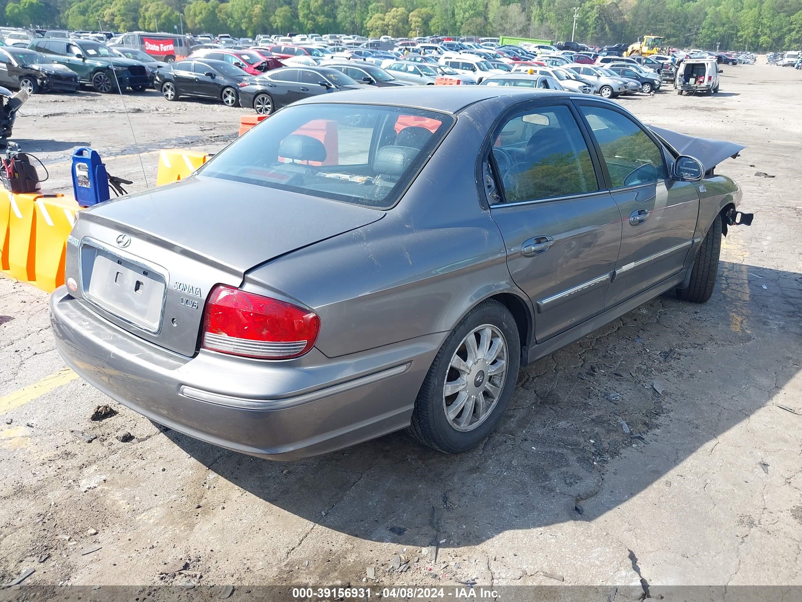 Photo 3 VIN: KMHWF35H33A824318 - HYUNDAI SONATA 