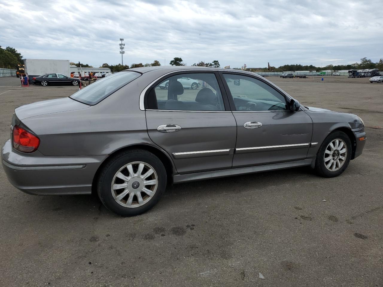 Photo 2 VIN: KMHWF35H33A836100 - HYUNDAI SONATA 