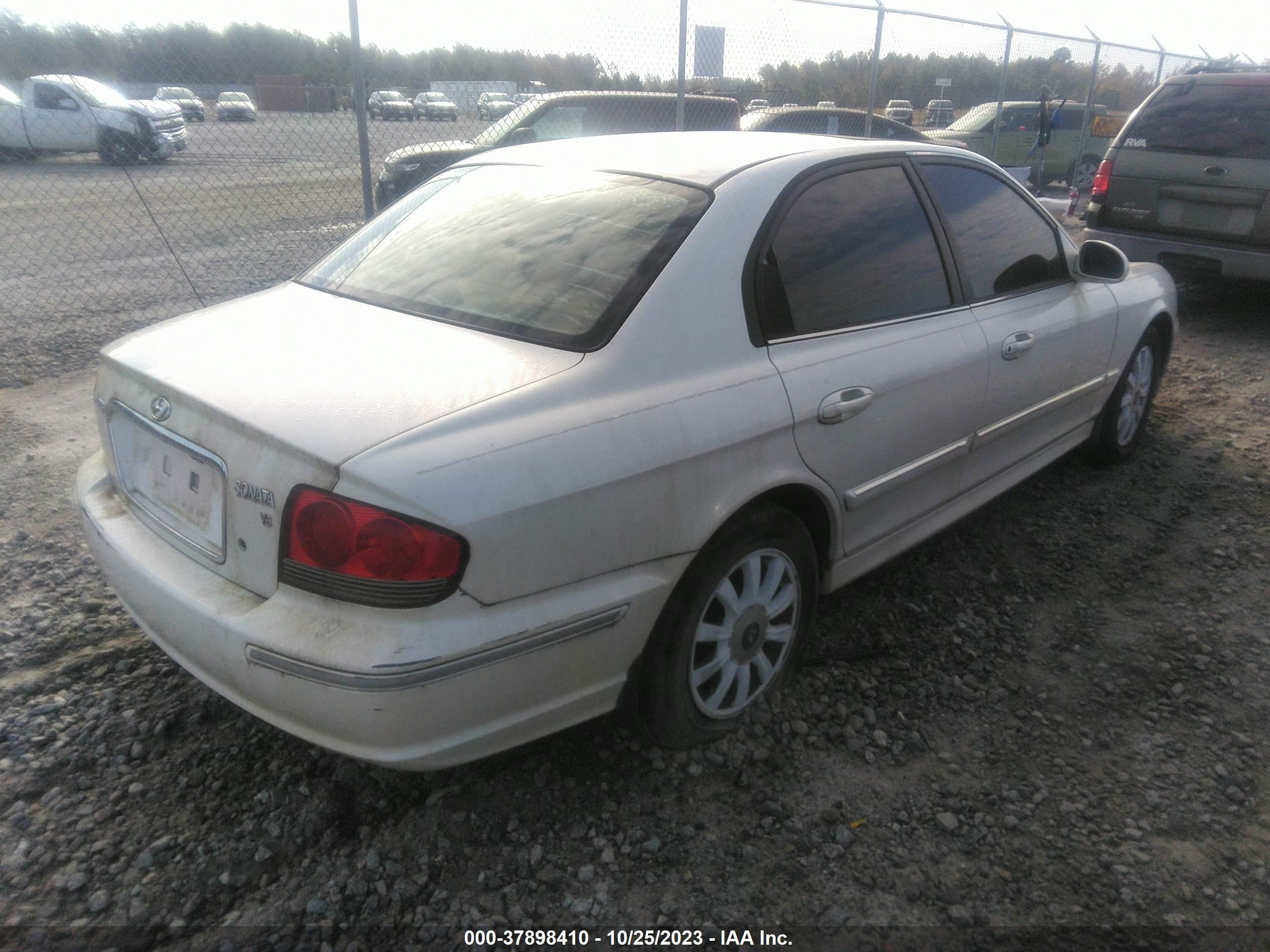 Photo 3 VIN: KMHWF35H54A956594 - HYUNDAI SONATA 