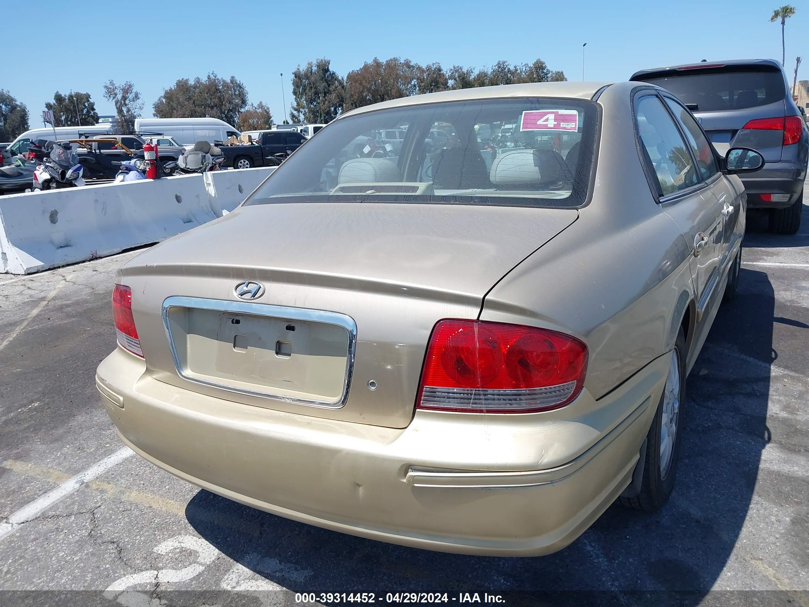 Photo 15 VIN: KMHWF35H62A570442 - HYUNDAI SONATA 