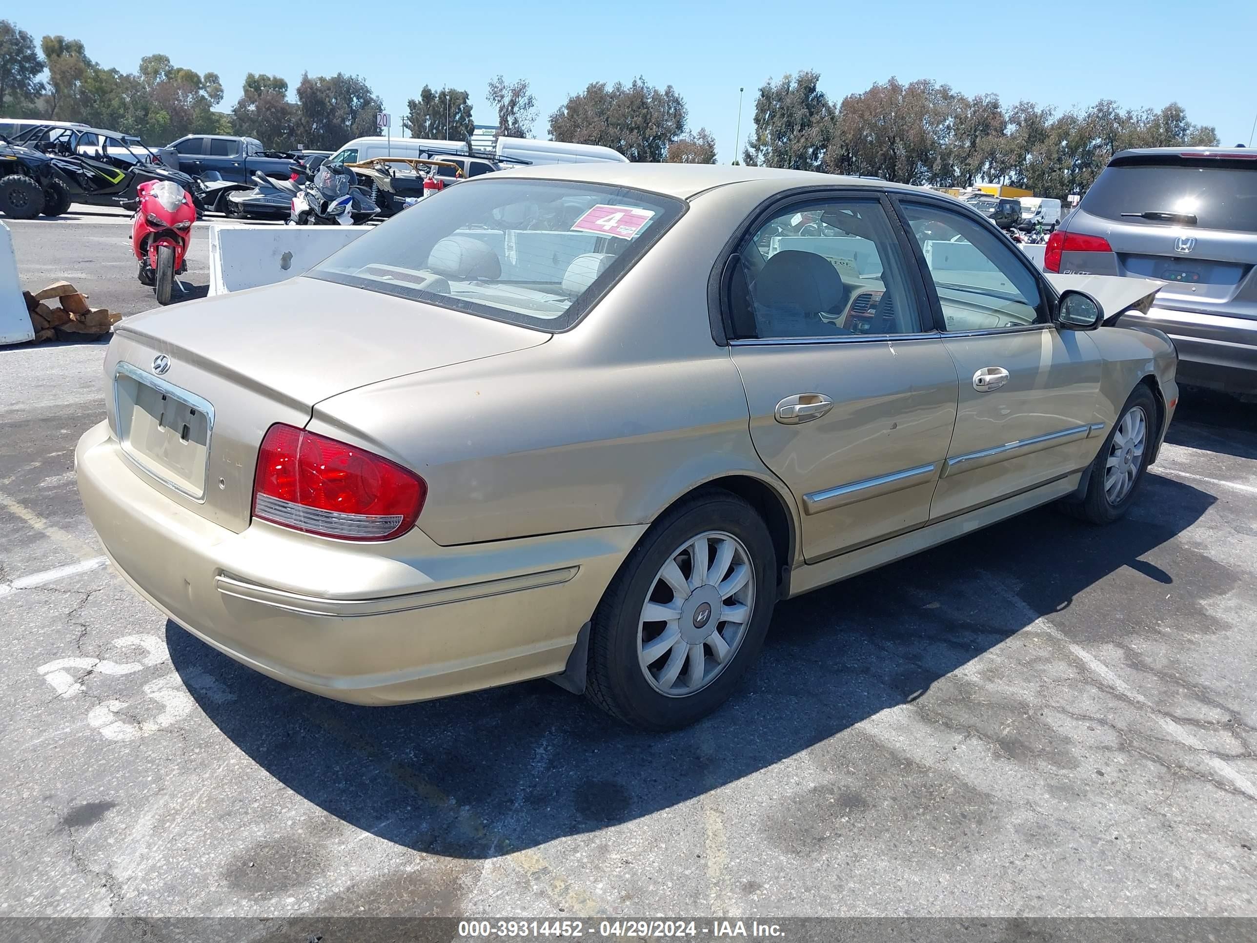 Photo 3 VIN: KMHWF35H62A570442 - HYUNDAI SONATA 