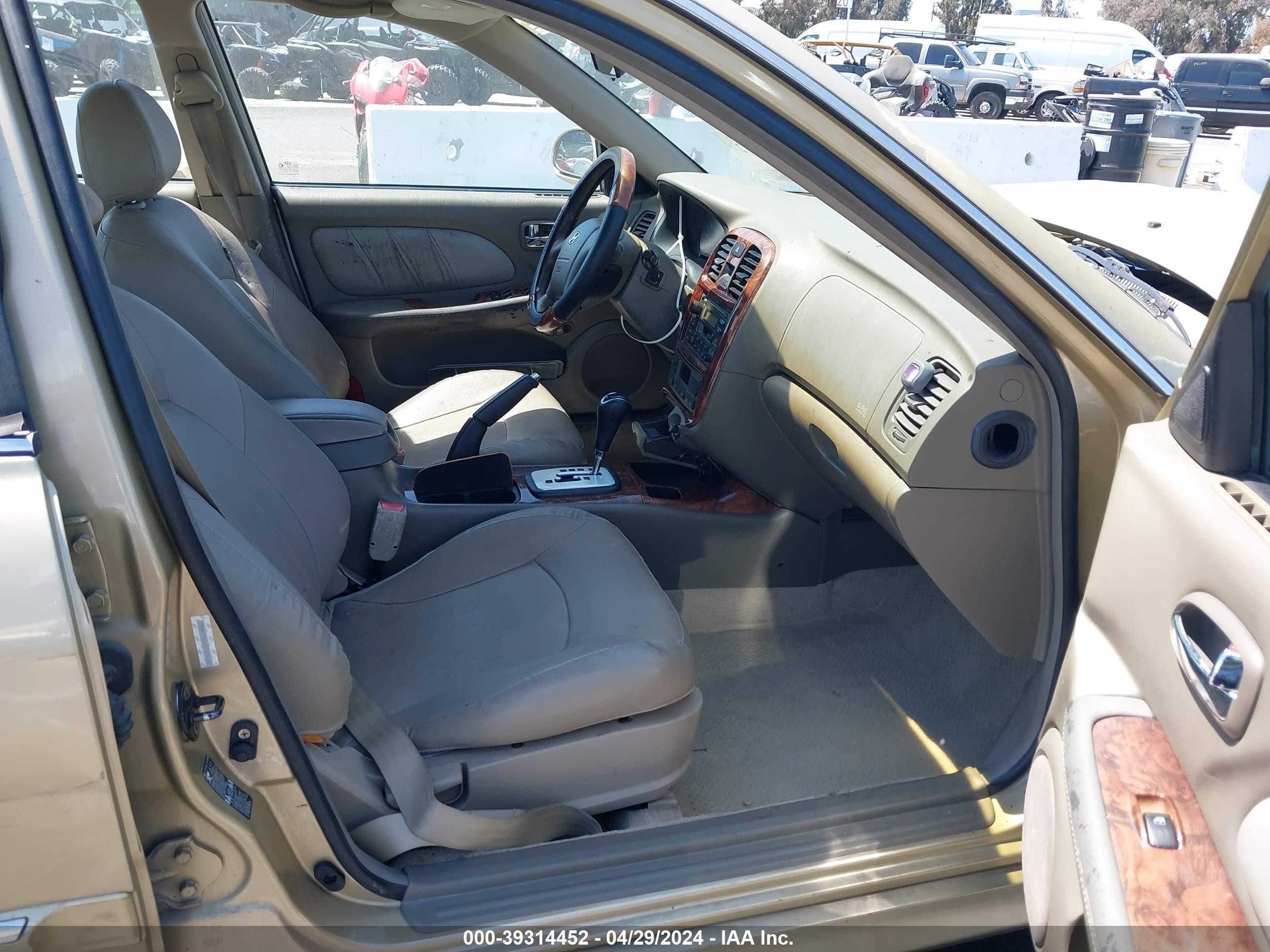 Photo 4 VIN: KMHWF35H62A570442 - HYUNDAI SONATA 