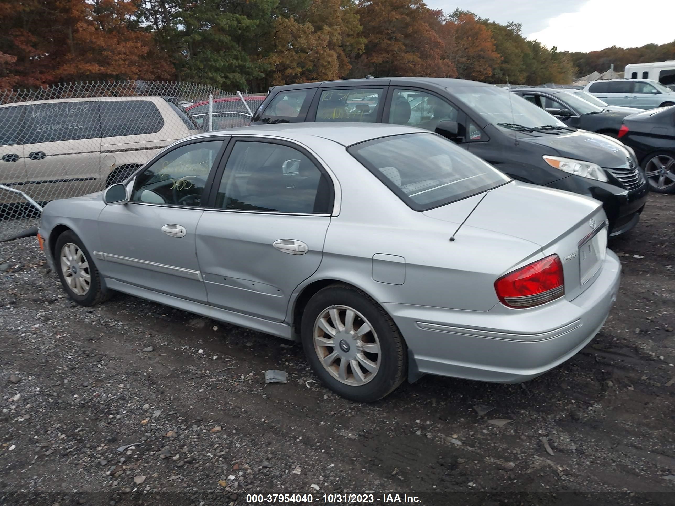 Photo 2 VIN: KMHWF35H62A592523 - HYUNDAI SONATA 