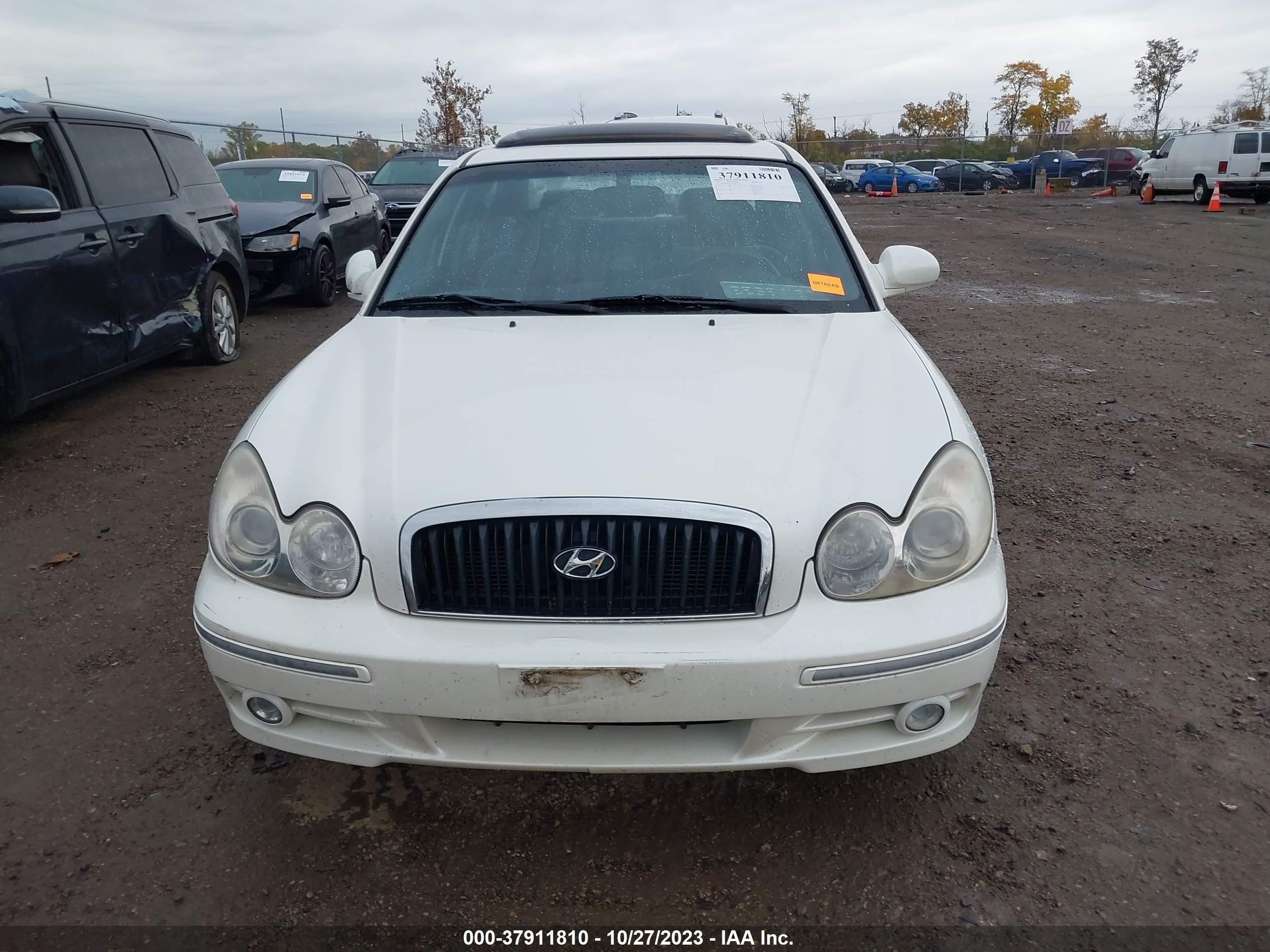 Photo 11 VIN: KMHWF35H65A210219 - HYUNDAI SONATA 