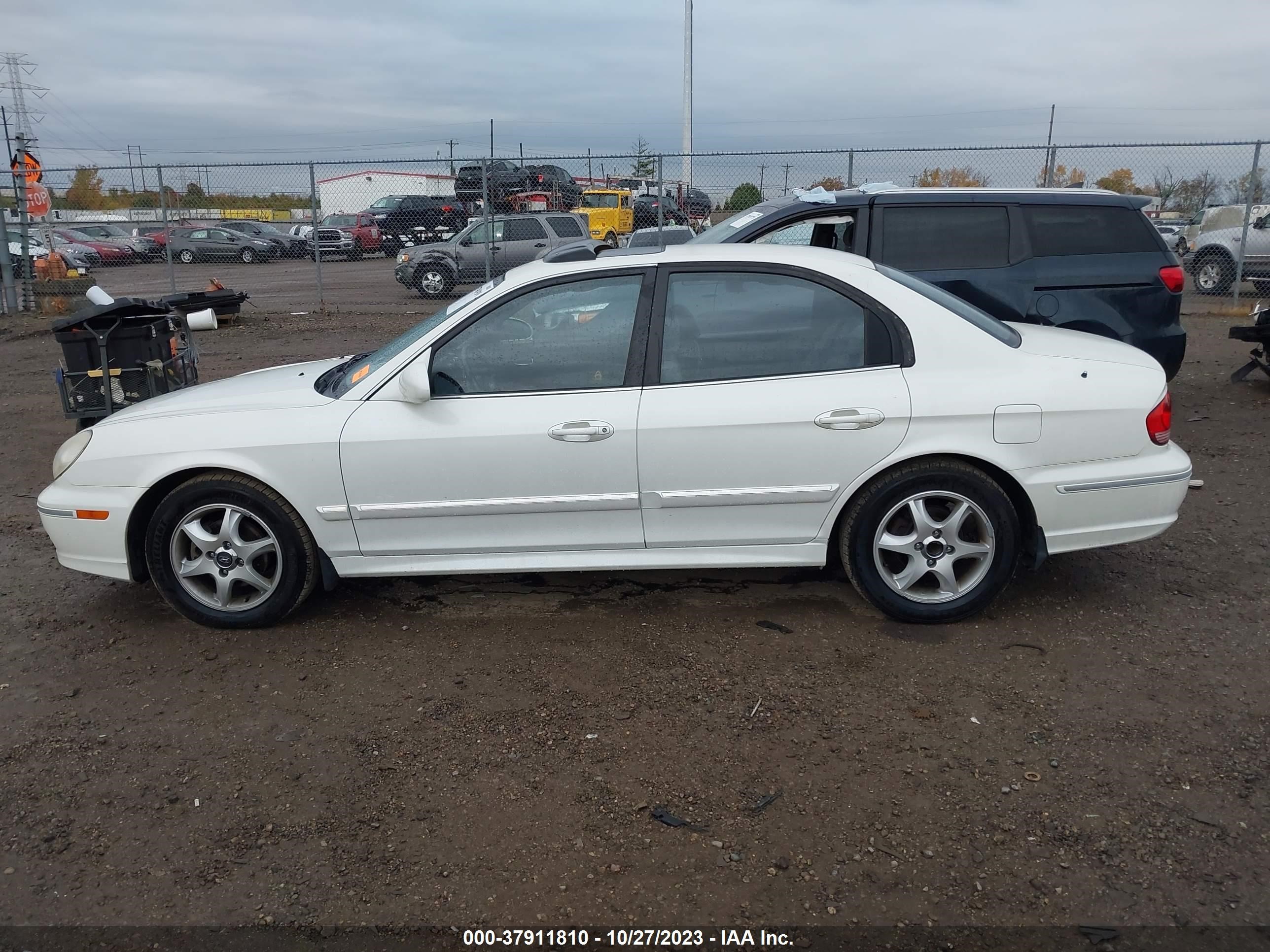 Photo 13 VIN: KMHWF35H65A210219 - HYUNDAI SONATA 