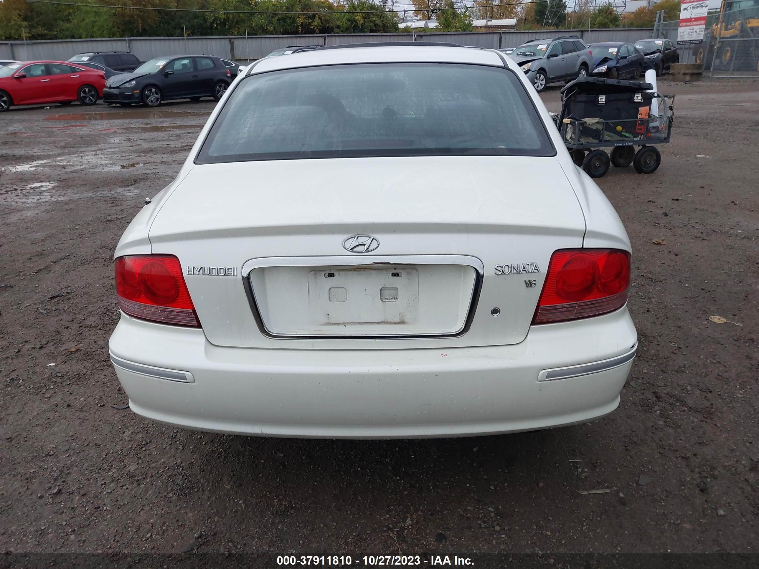 Photo 15 VIN: KMHWF35H65A210219 - HYUNDAI SONATA 