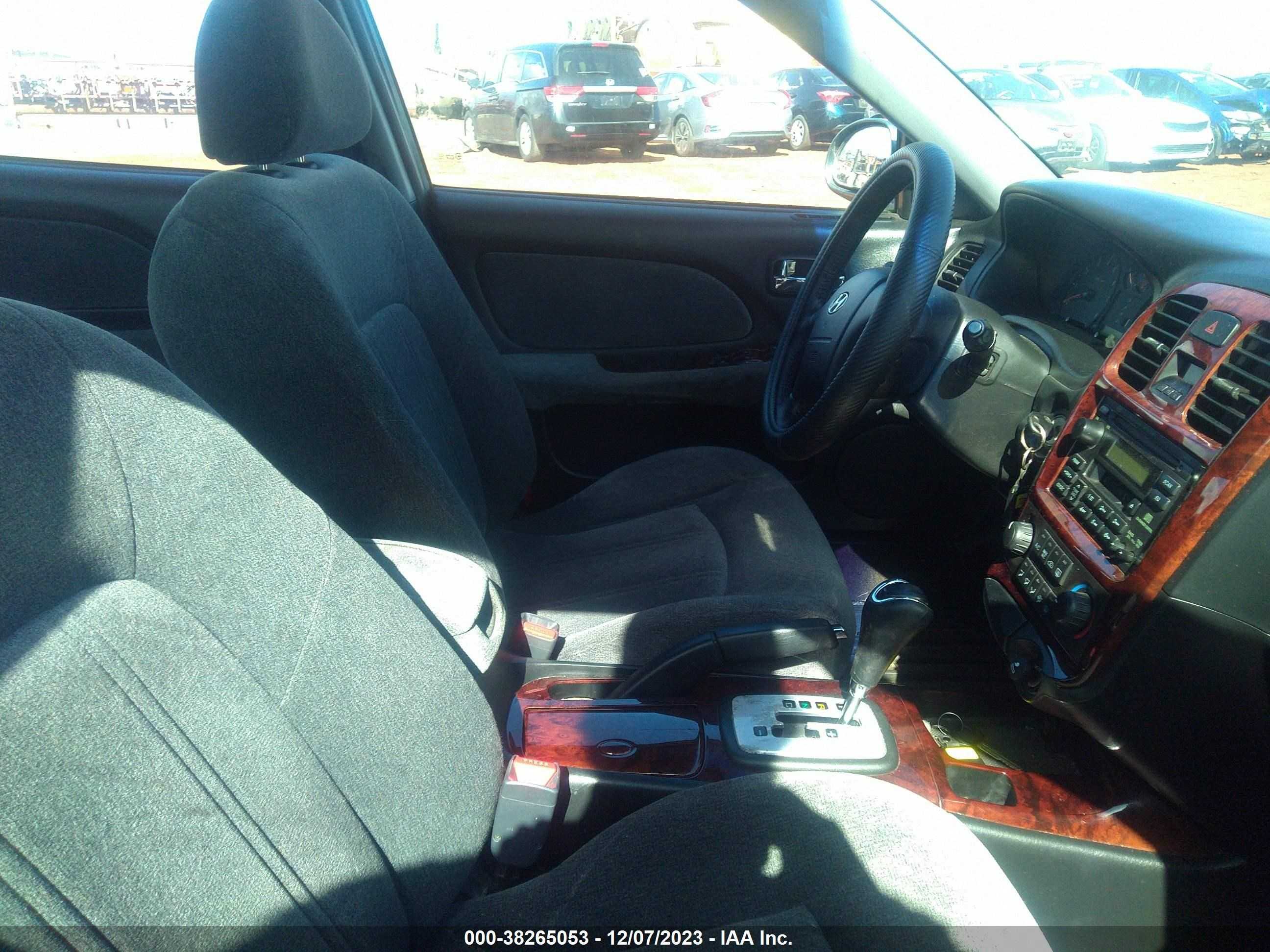 Photo 4 VIN: KMHWF35H84A920110 - HYUNDAI SONATA 