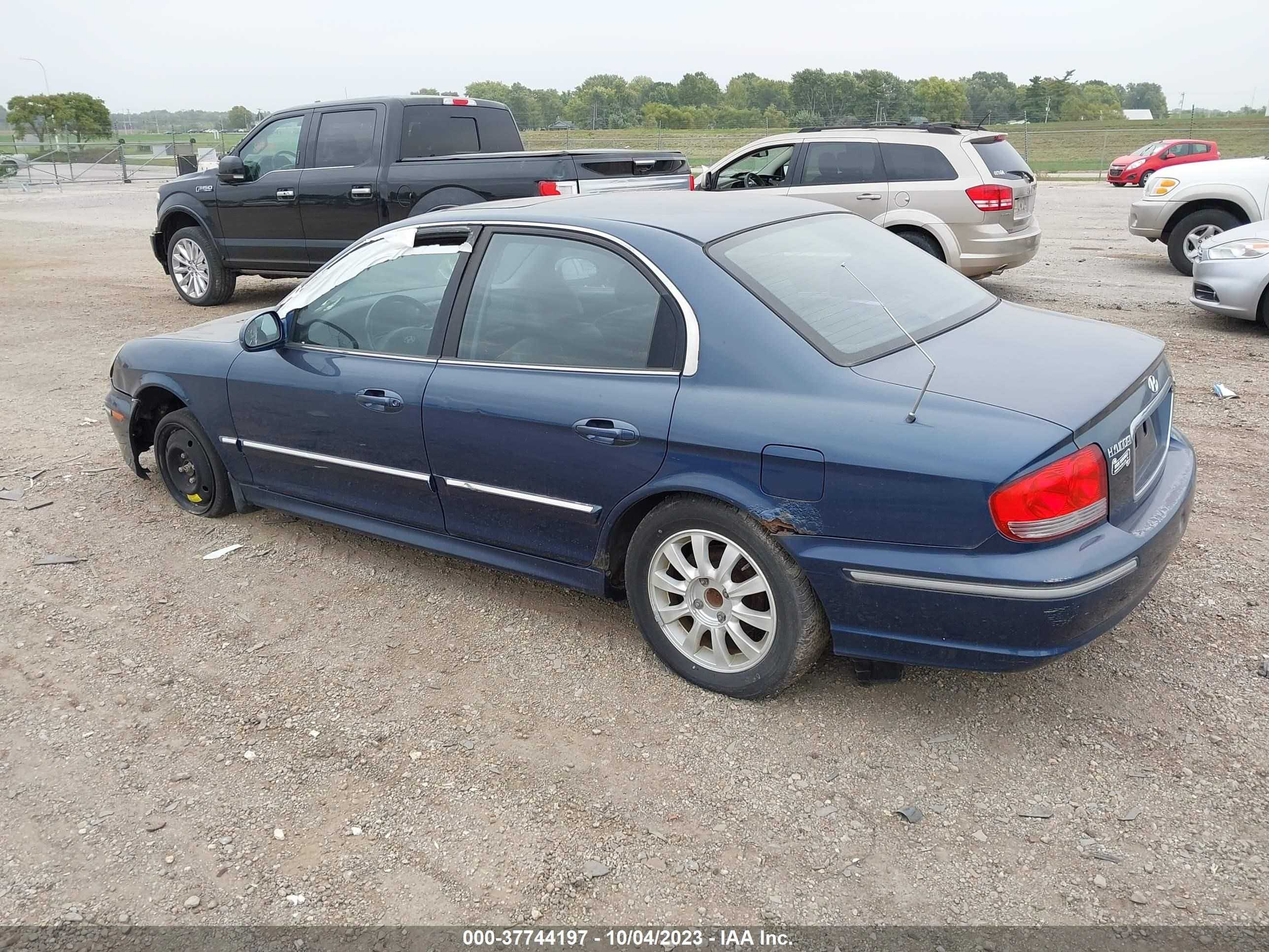 Photo 2 VIN: KMHWF35H85A109313 - HYUNDAI SONATA 