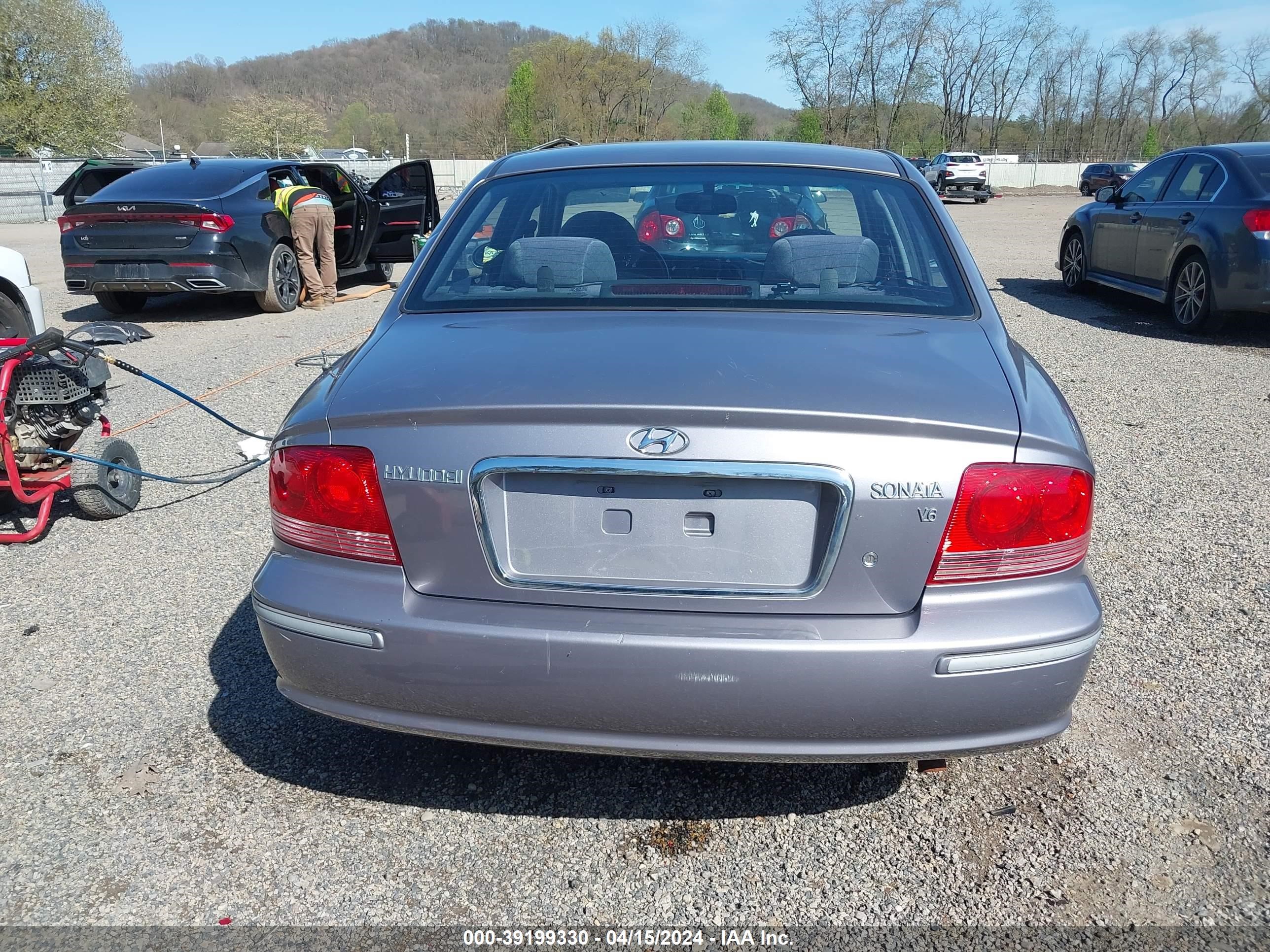 Photo 15 VIN: KMHWF35H85A165364 - HYUNDAI SONATA 