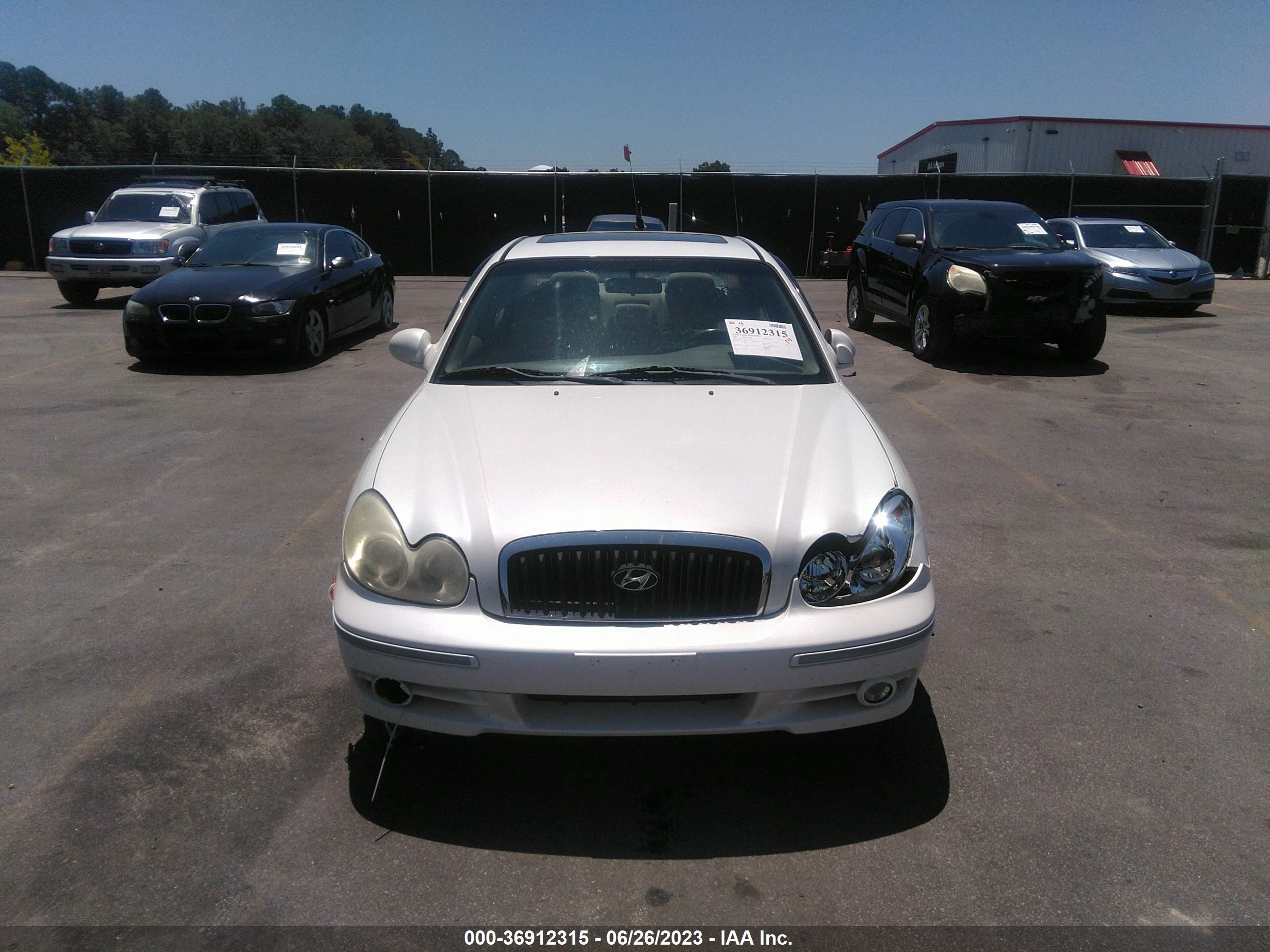 Photo 11 VIN: KMHWF35H94A945971 - HYUNDAI SONATA 