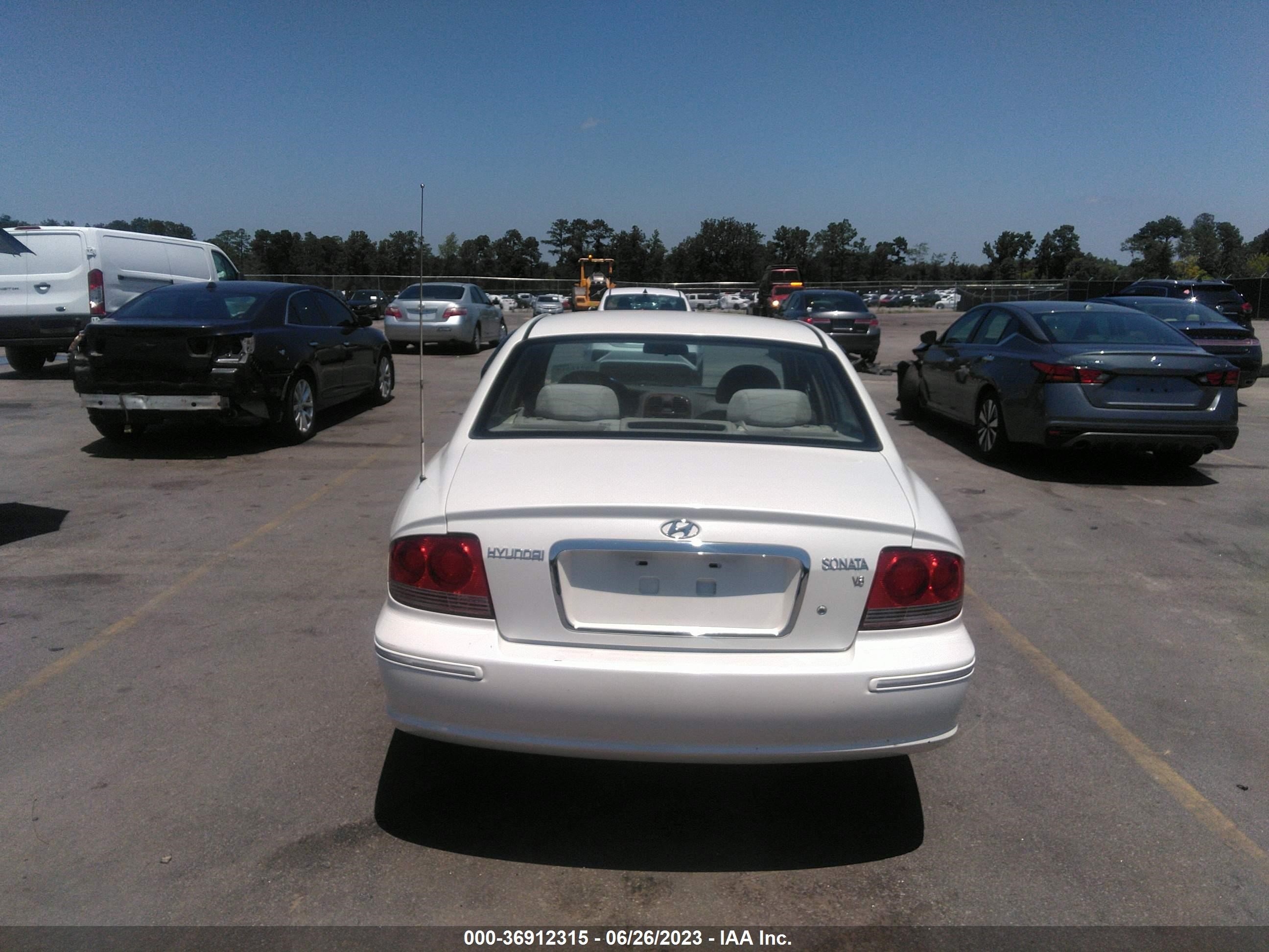 Photo 15 VIN: KMHWF35H94A945971 - HYUNDAI SONATA 