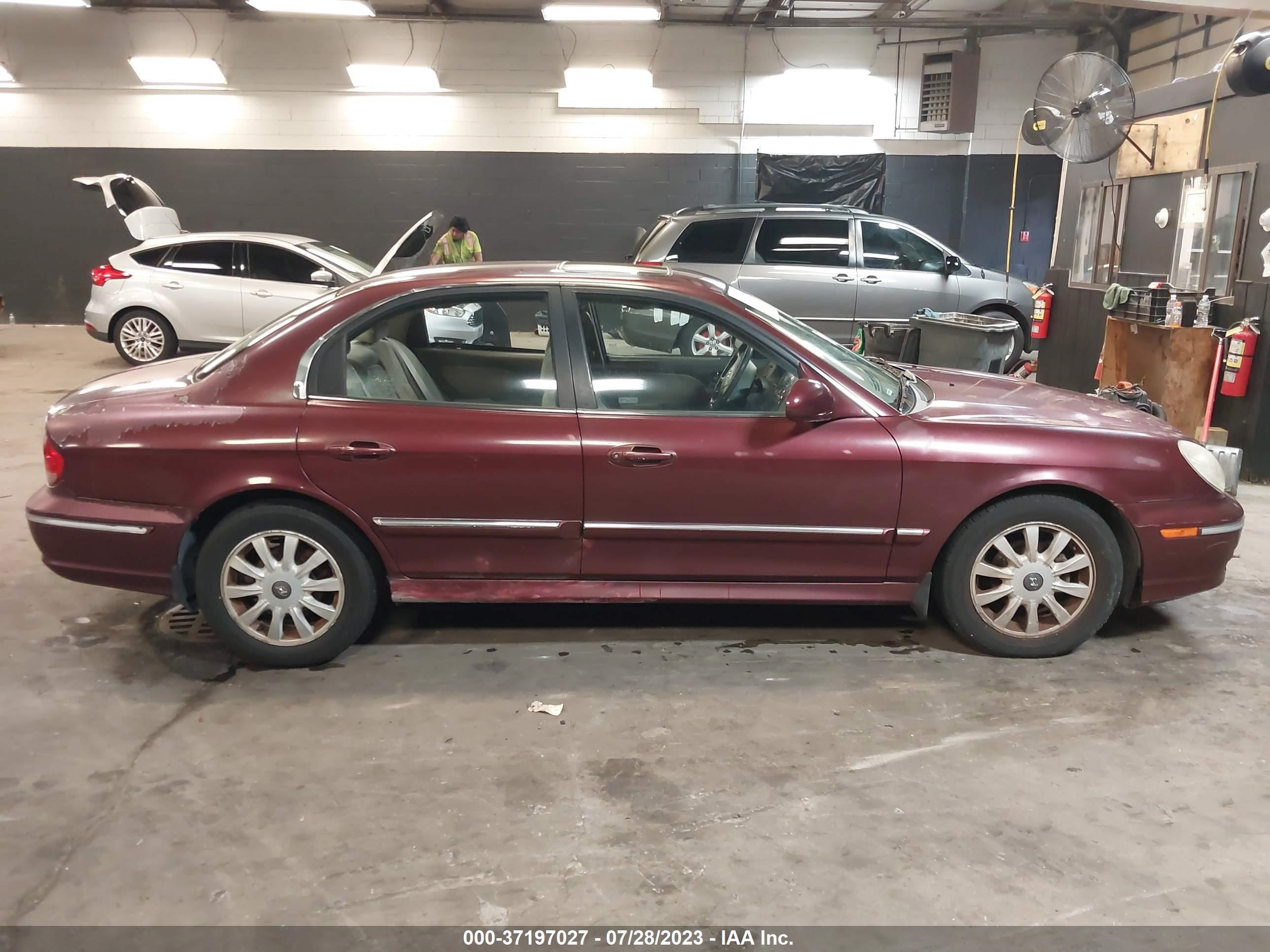 Photo 12 VIN: KMHWF35HX3A862659 - HYUNDAI SONATA 