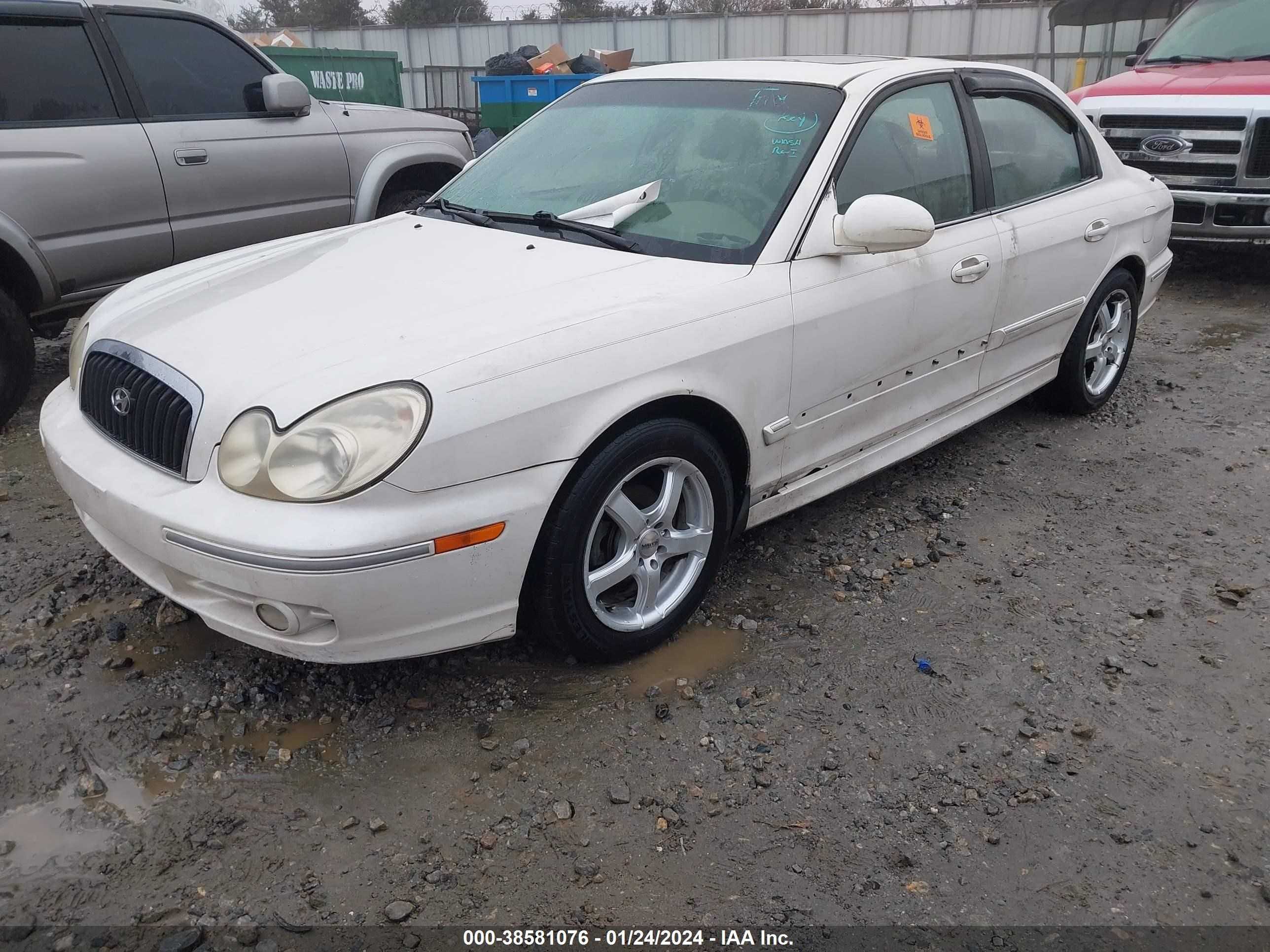 Photo 1 VIN: KMHWF35HX3A885939 - HYUNDAI SONATA 