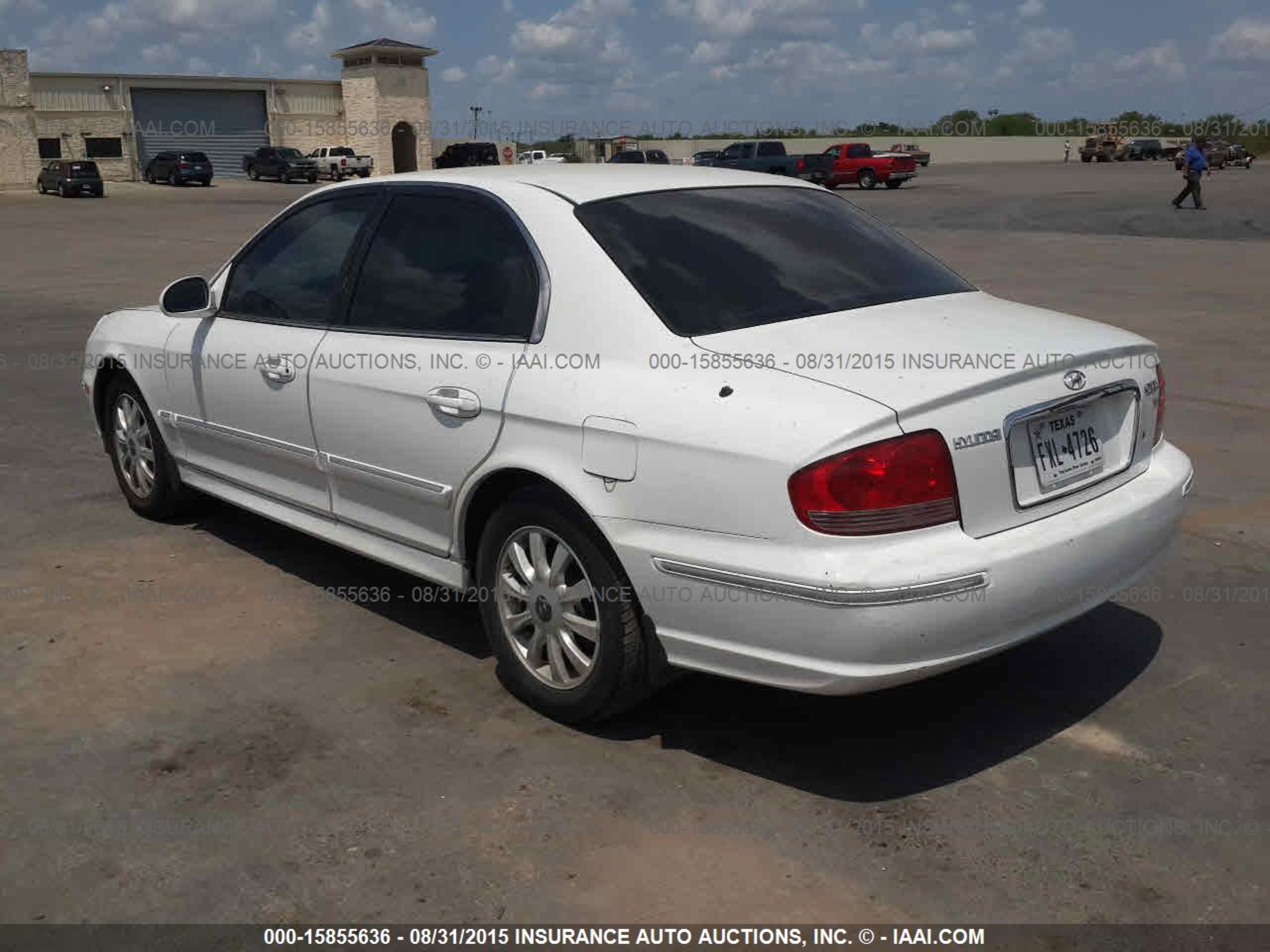 Photo 2 VIN: KMHWF35HX3A890154 - HYUNDAI SONATA 