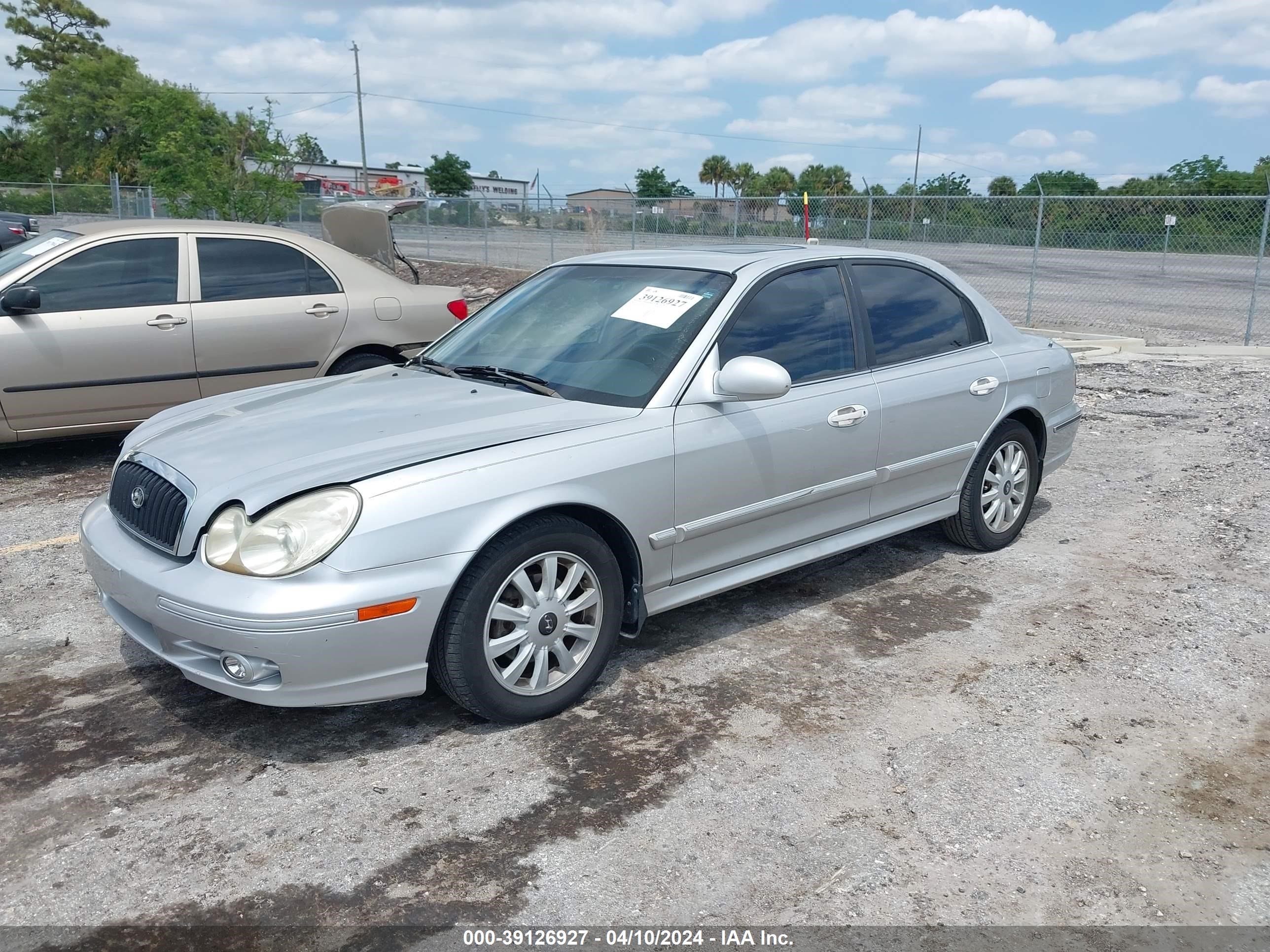 Photo 1 VIN: KMHWF35HX5A103447 - HYUNDAI SONATA 