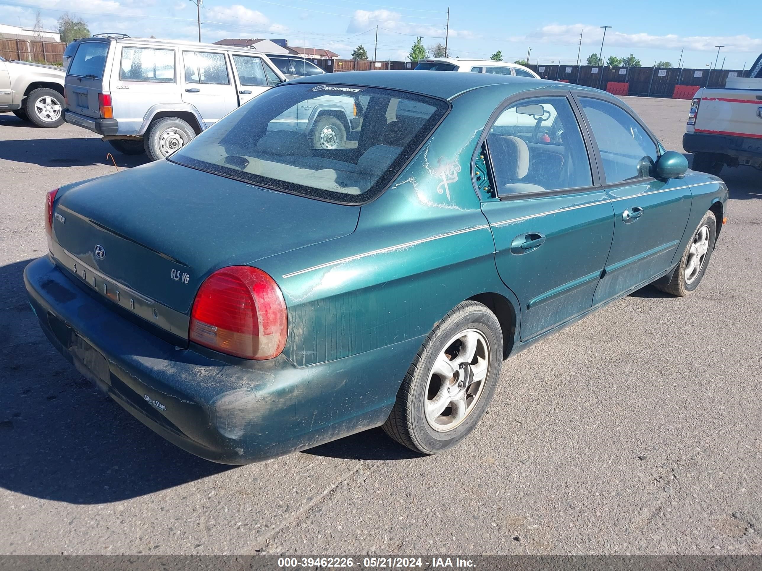 Photo 3 VIN: KMHWF35V2XA039526 - HYUNDAI SONATA 