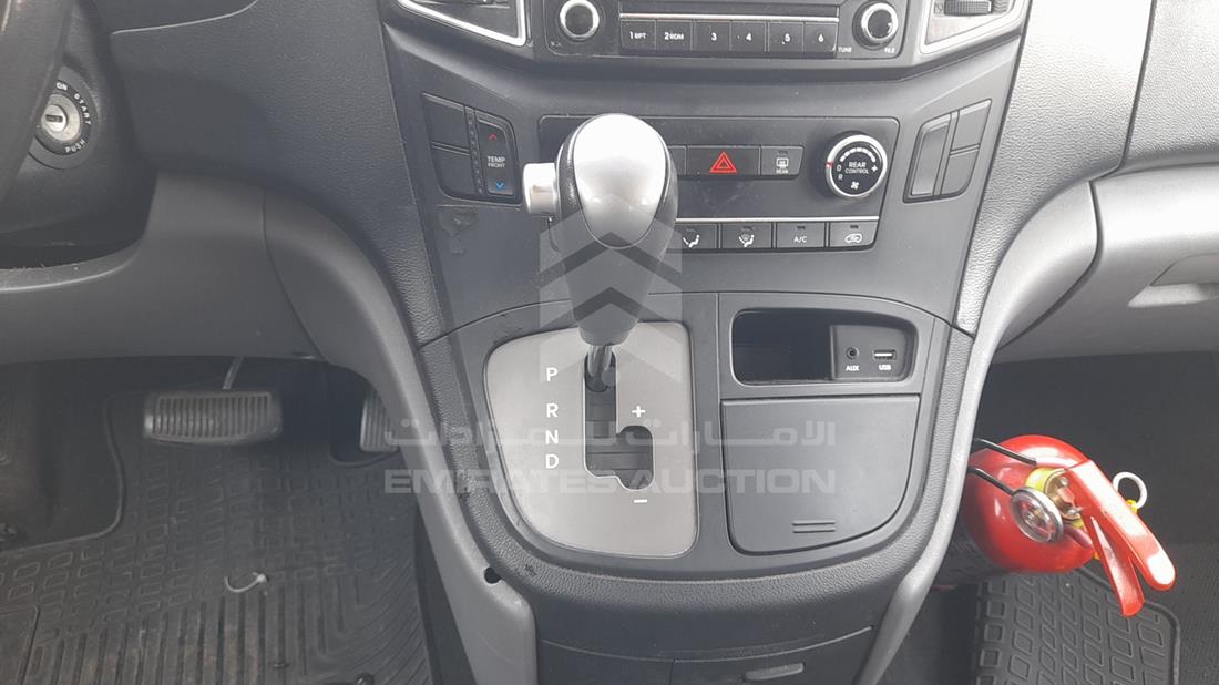 Photo 17 VIN: KMHWG81R1LU083755 - HYUNDAI H1 