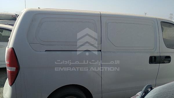 Photo 8 VIN: KMHWG81R3JU927288 - HYUNDAI H1 