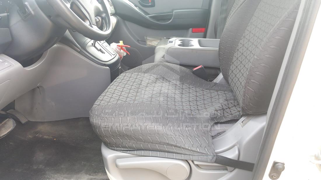 Photo 13 VIN: KMHWG81R8LU084000 - HYUNDAI H1 