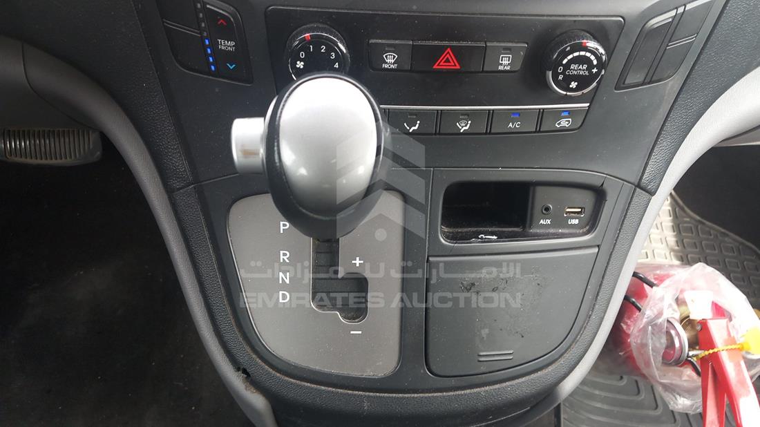 Photo 18 VIN: KMHWG81R8LU084000 - HYUNDAI H1 