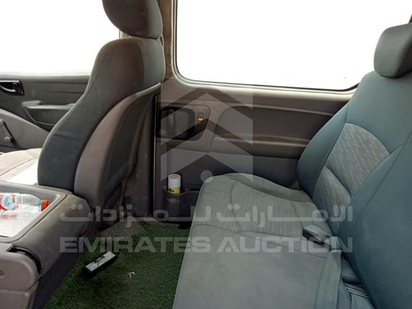 Photo 10 VIN: KMHWG81R9CU474183 - HYUNDAI H1 