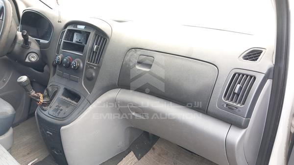 Photo 16 VIN: KMHWG81RXCU402375 - HYUNDAI H1 