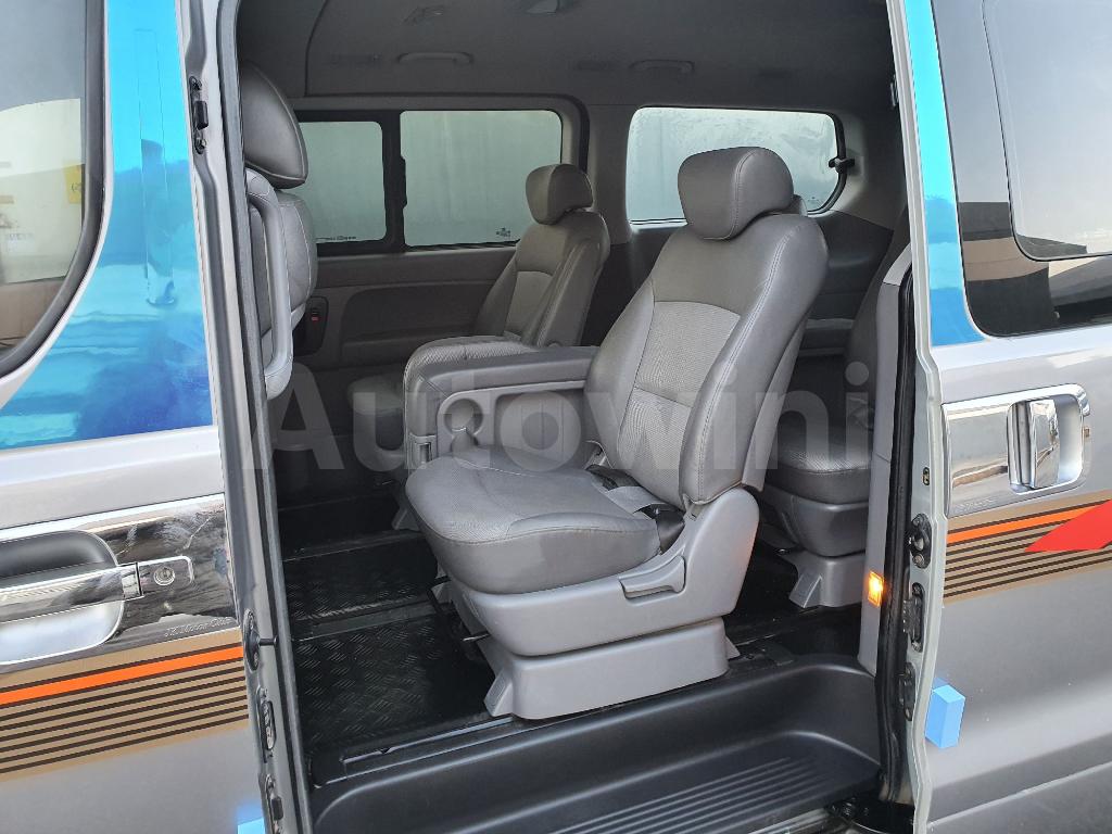 Photo 16 VIN: KMJWA37JBBU293717 - HYUNDAI GRAND STAREX H-1 