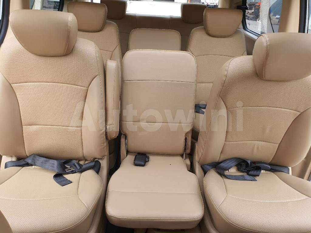 Photo 35 VIN: KMJWAH7JP8U015056 - HYUNDAI GRAND STAREX H-1 