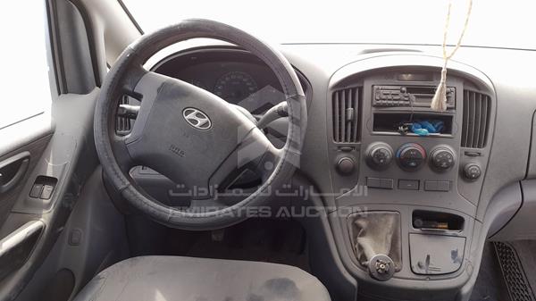 Photo 12 VIN: KMJWAH7R78U033943 - HYUNDAI H1 