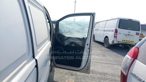 Photo 21 VIN: KMJWVH7W55U662297 - HYUNDAI H1 