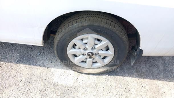 Photo 29 VIN: KMJWVH7W55U662297 - HYUNDAI H1 