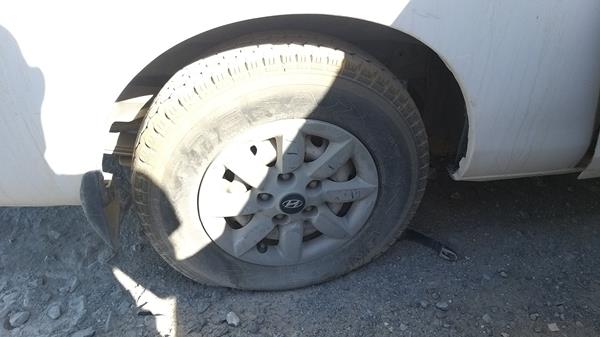 Photo 27 VIN: KMJWVH7W75U647185 - HYUNDAI H1 