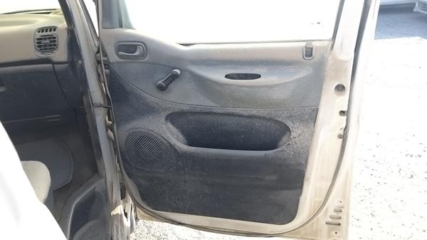 Photo 22 VIN: KMJWVH7WX6U693191 - HYUNDAI H1 