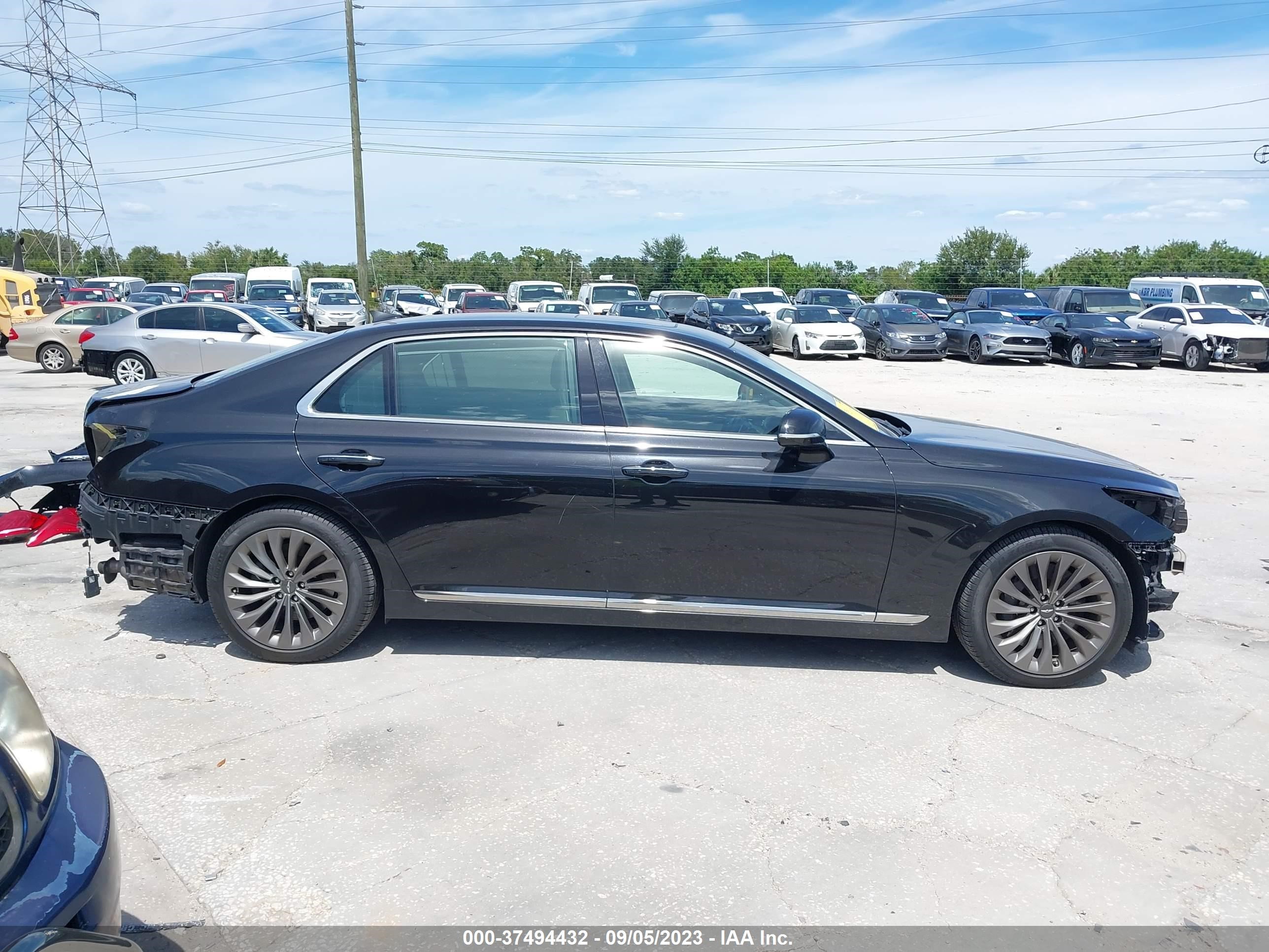 Photo 13 VIN: KMTF34JA0KU058560 - GENESIS G90 