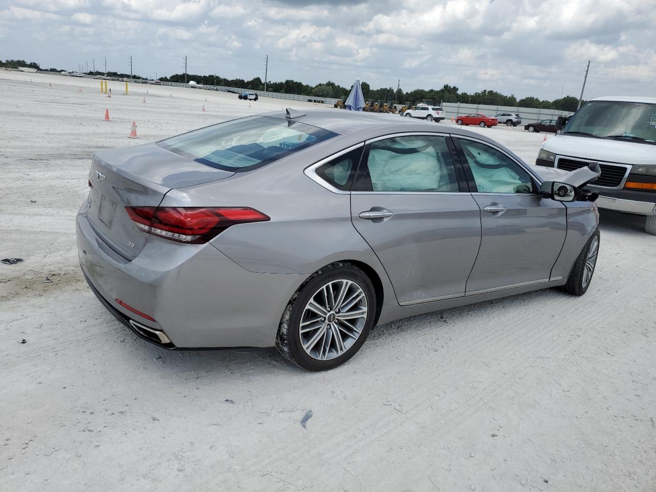 Photo 2 VIN: KMTFN4JE7LU334831 - GENESIS G80 