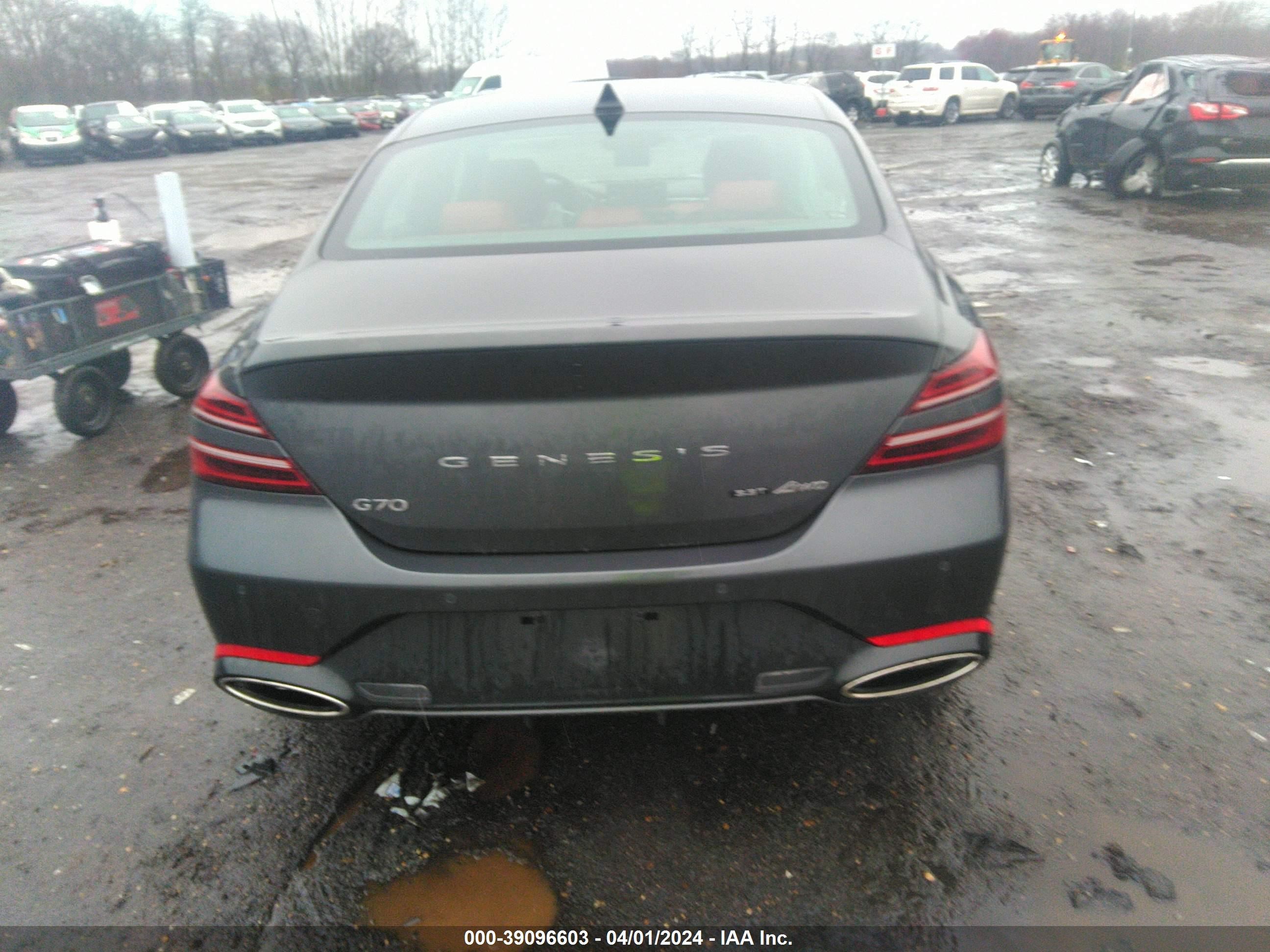 Photo 15 VIN: KMTG14TE2NU082275 - GENESIS G70 