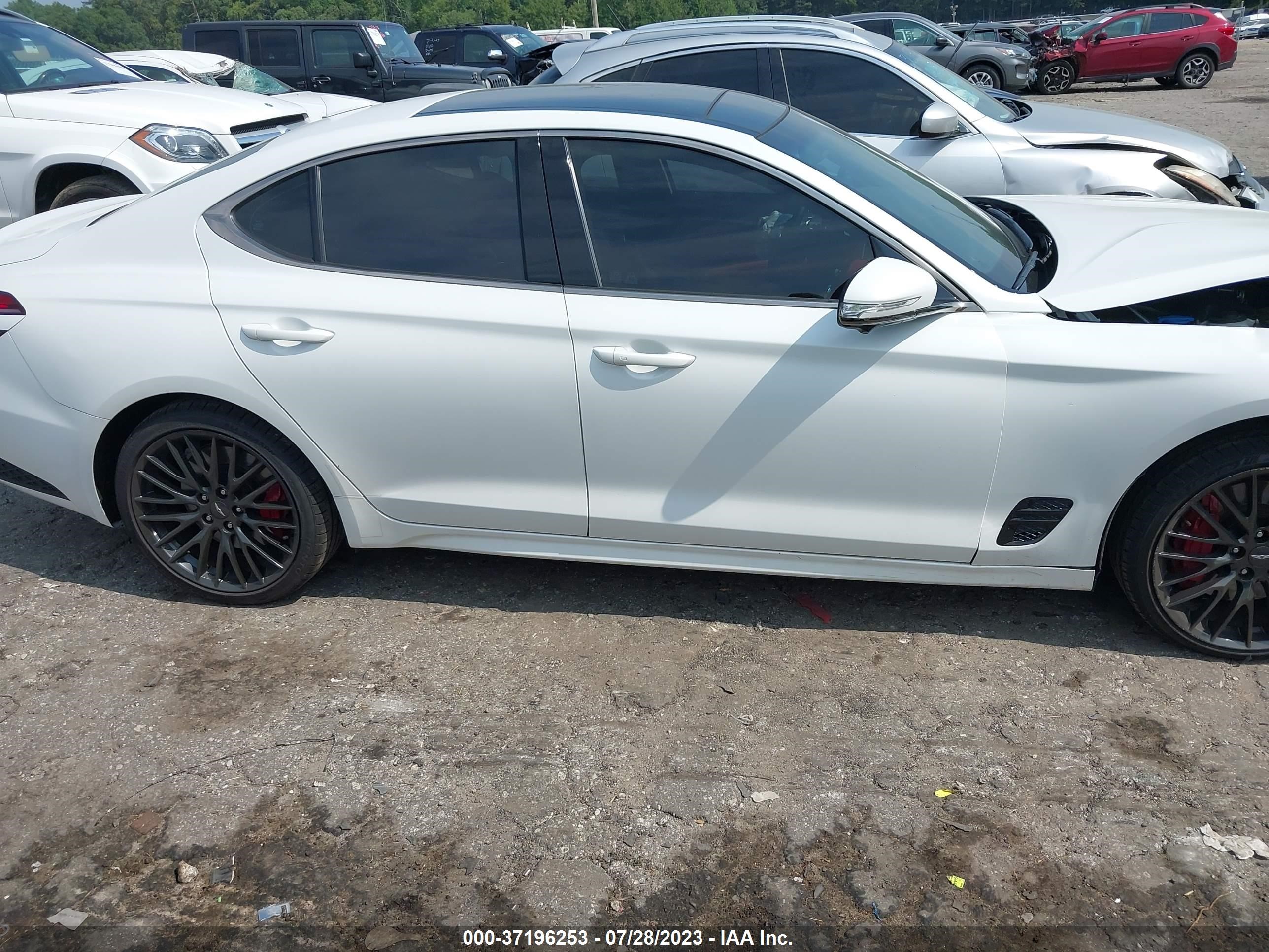 Photo 12 VIN: KMTG14TE3NU081104 - GENESIS G70 