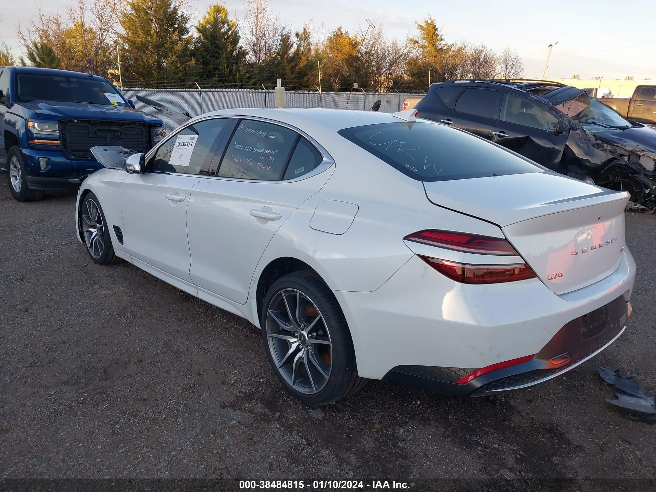 Photo 2 VIN: KMTG34TA2PU131811 - GENESIS G70 