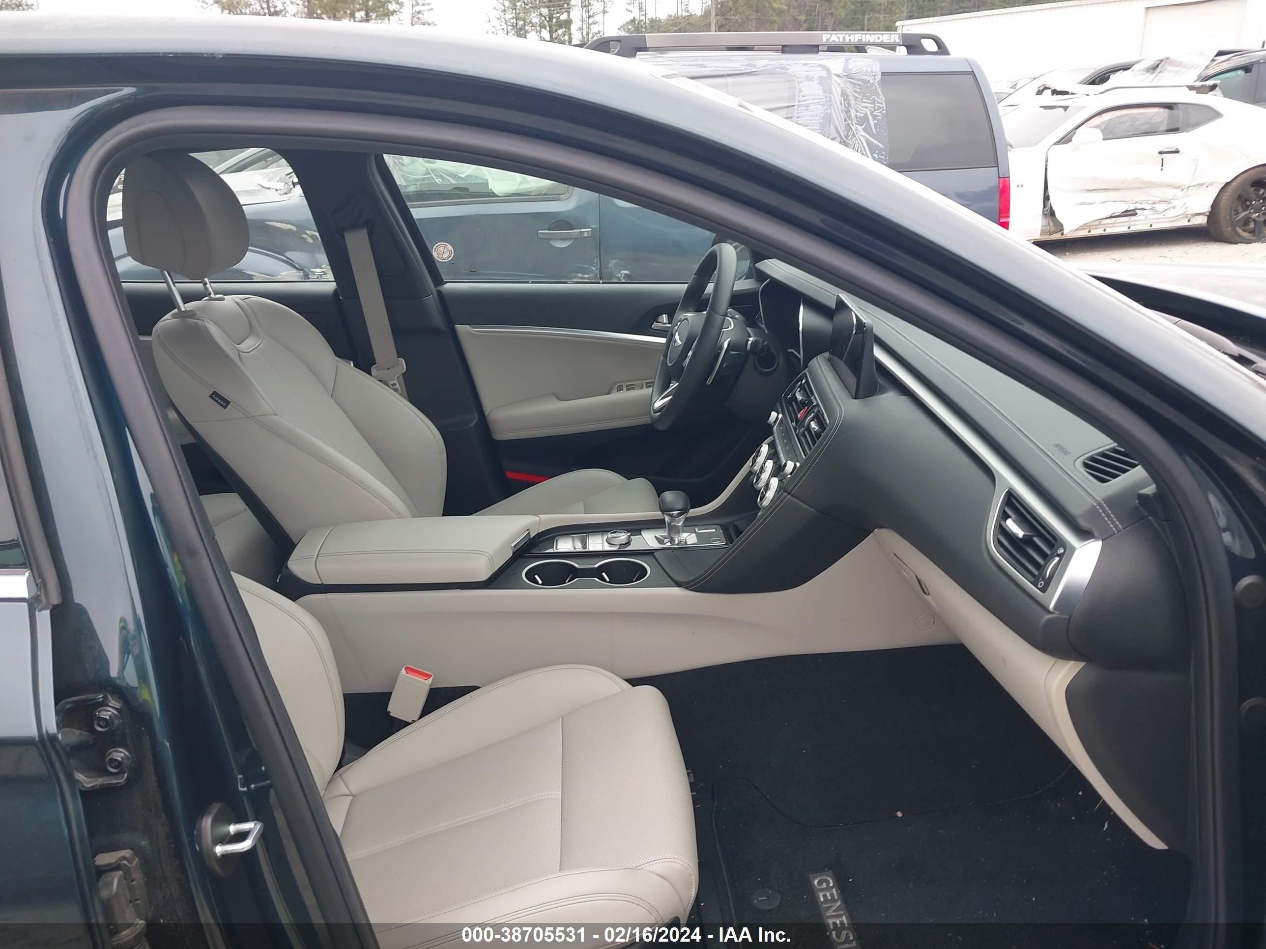 Photo 4 VIN: KMTG34TA5PU127008 - GENESIS G70 