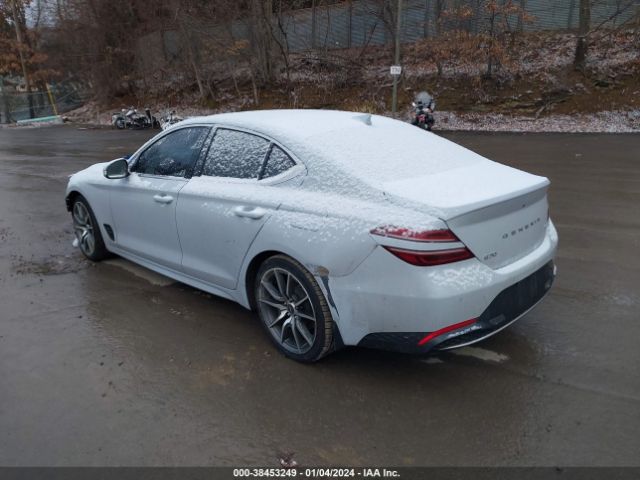 Photo 2 VIN: KMTG34TA9NU089635 - GENESIS G70 