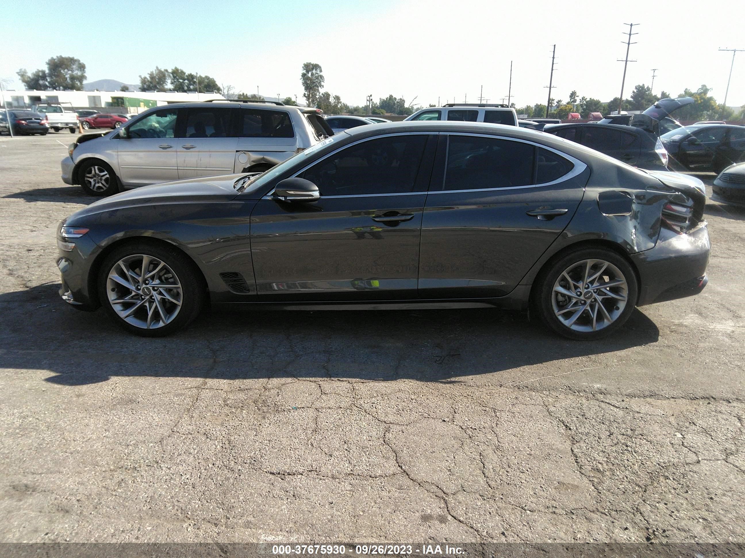 Photo 13 VIN: KMTG34TA9NU099324 - GENESIS G70 