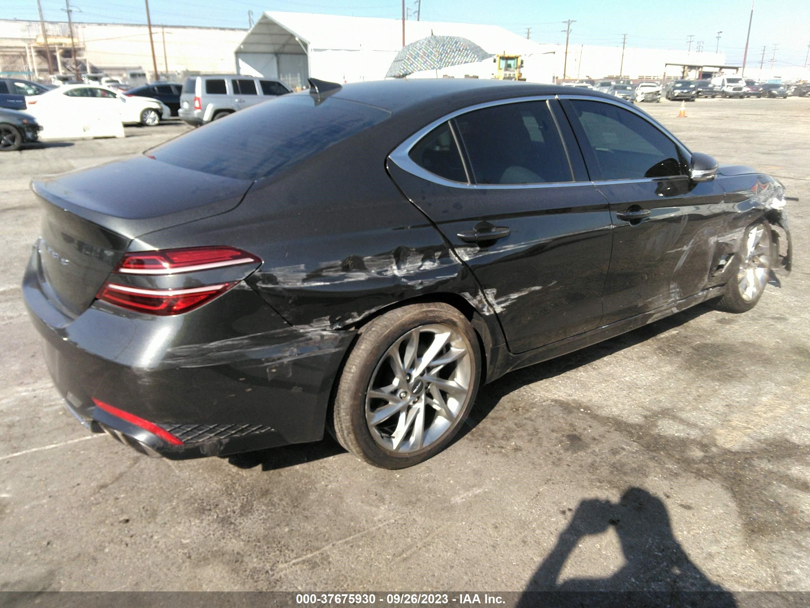 Photo 3 VIN: KMTG34TA9NU099324 - GENESIS G70 