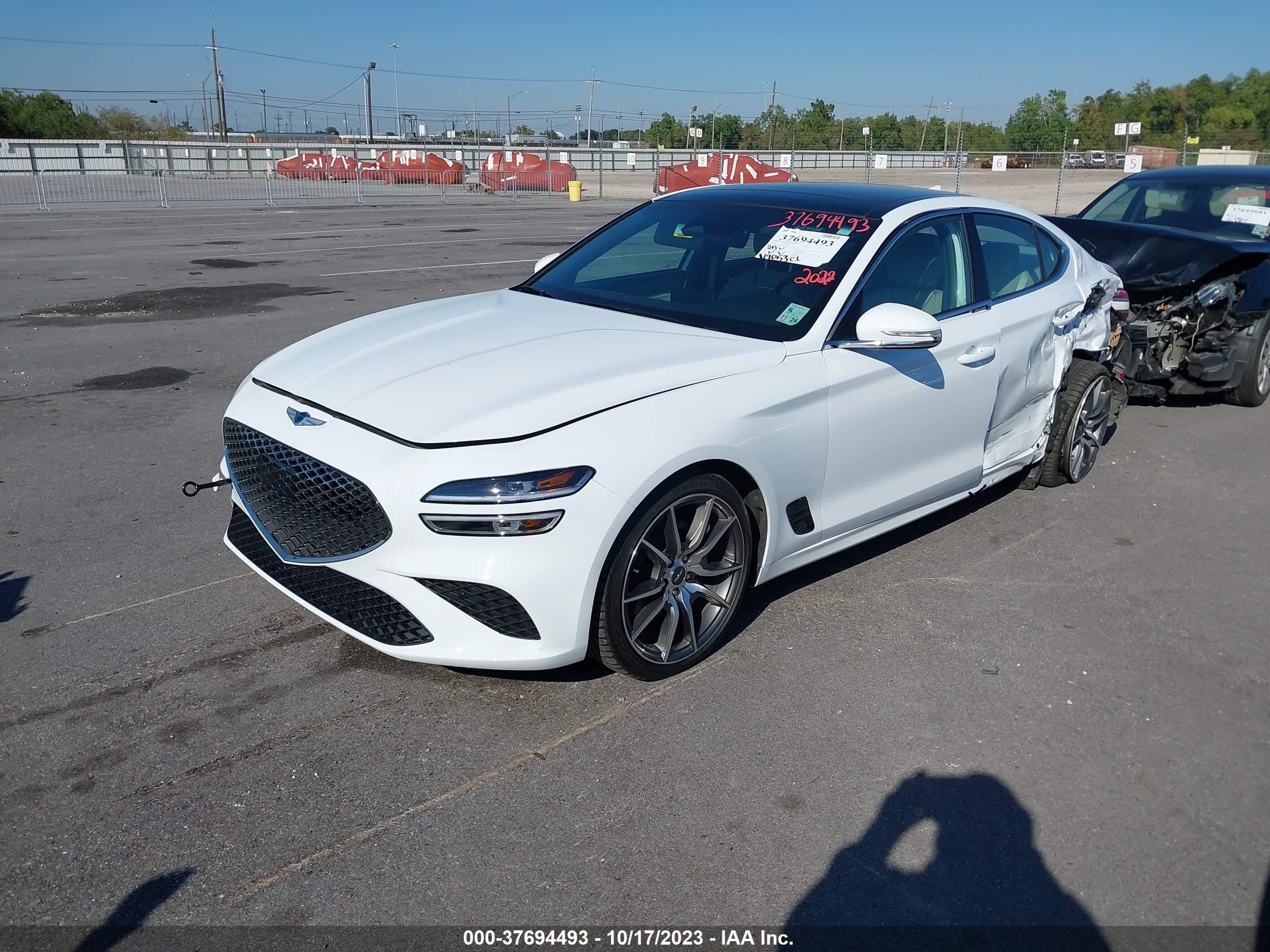 Photo 1 VIN: KMTG34TA9NU104005 - GENESIS G70 