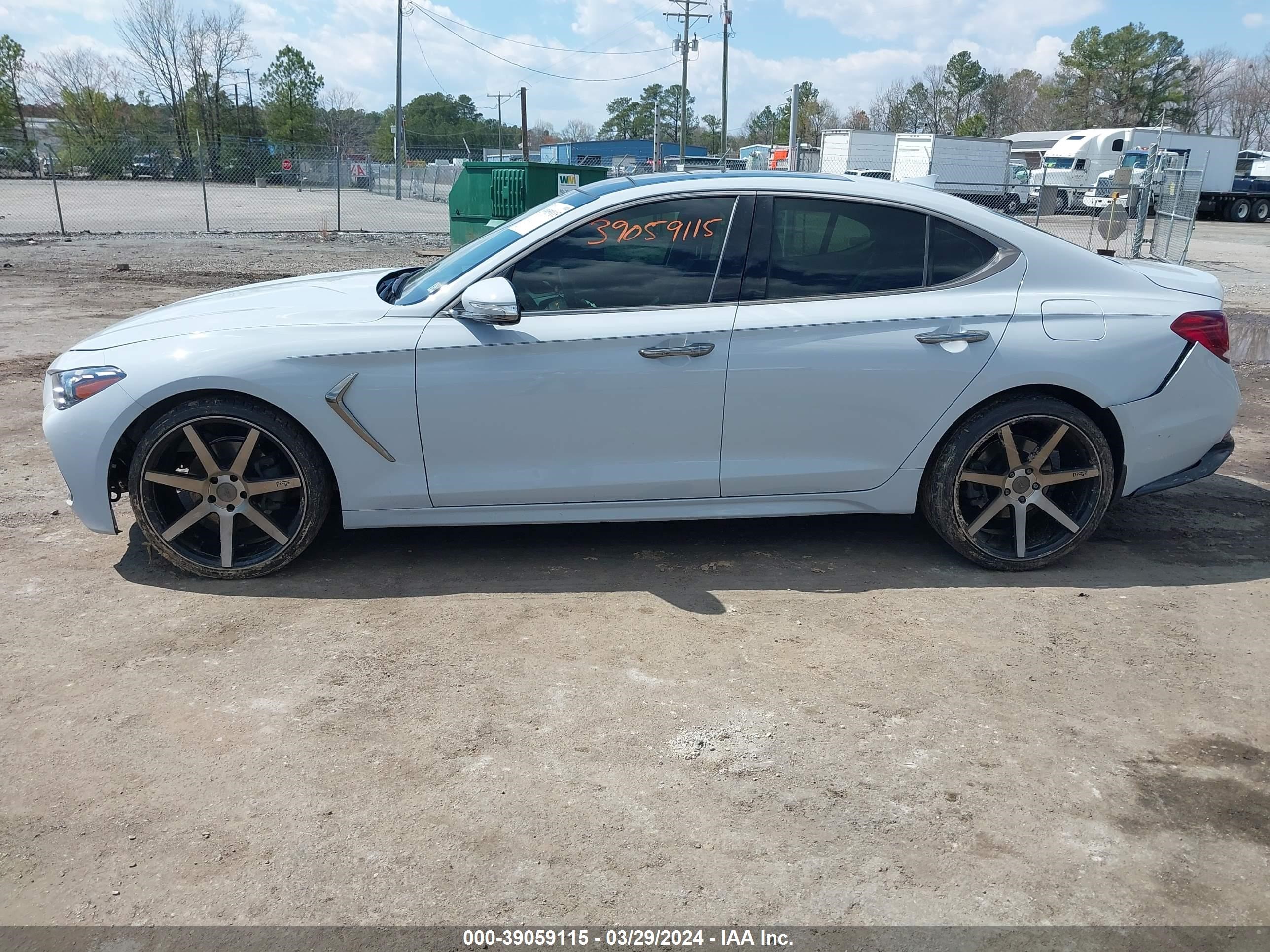 Photo 13 VIN: KMTG44LA5KU026461 - GENESIS G70 