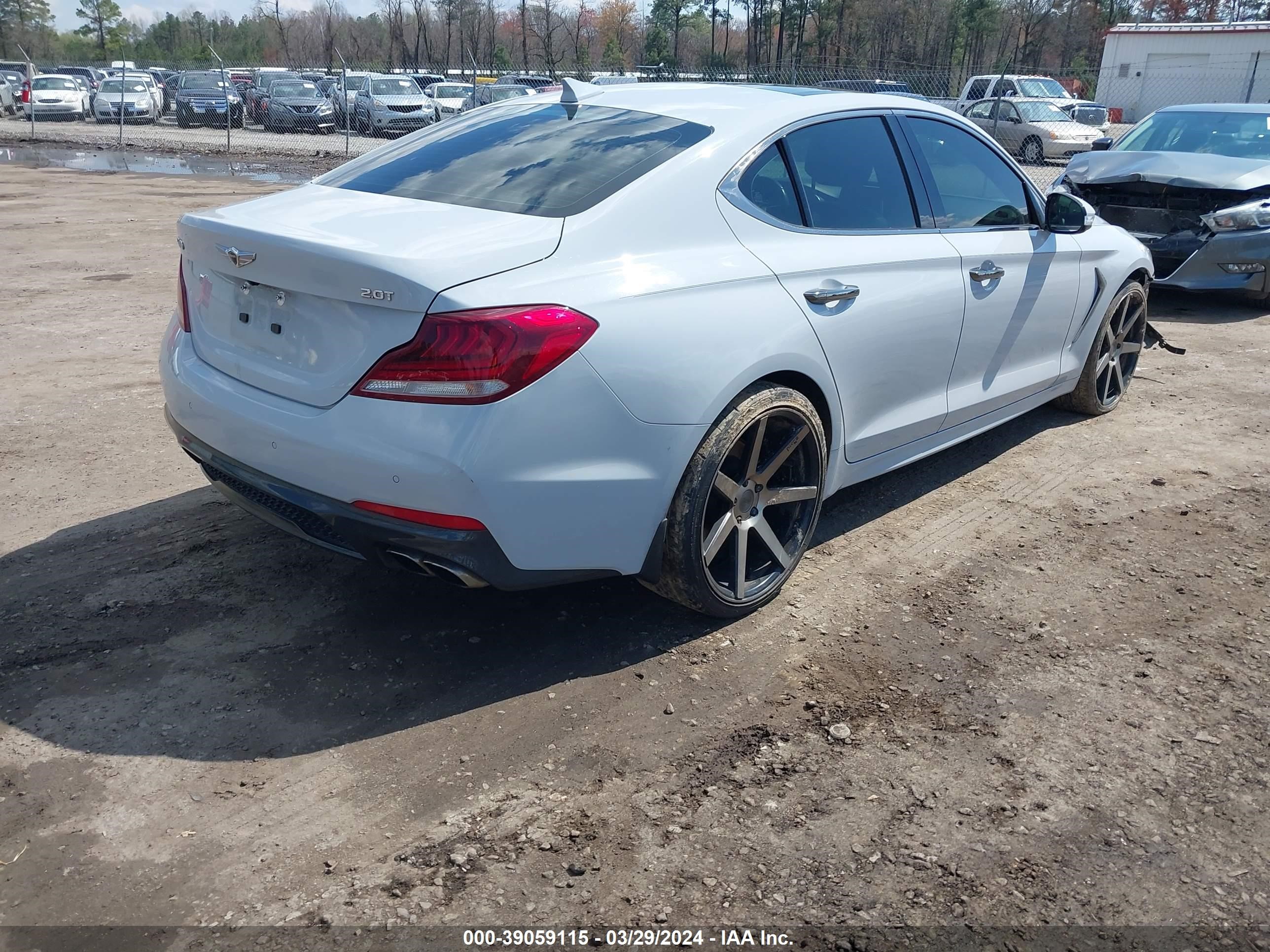 Photo 3 VIN: KMTG44LA5KU026461 - GENESIS G70 