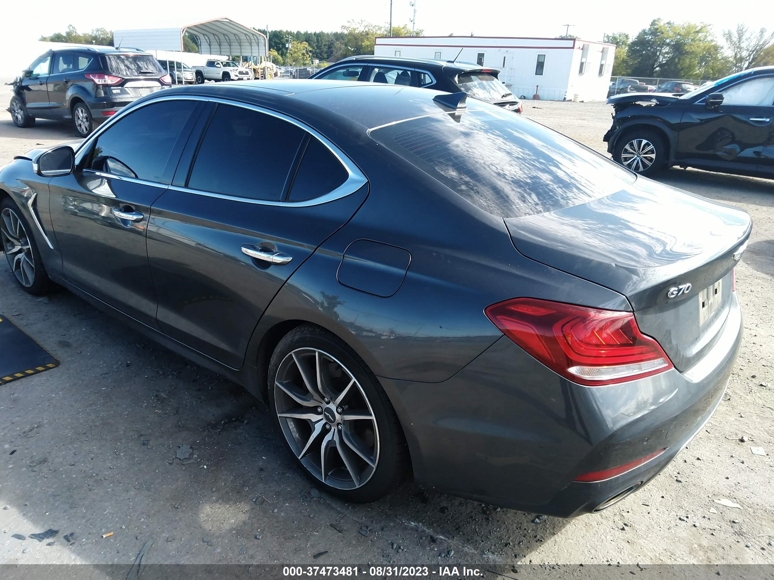 Photo 2 VIN: KMTG74LE8MU071410 - GENESIS G70 