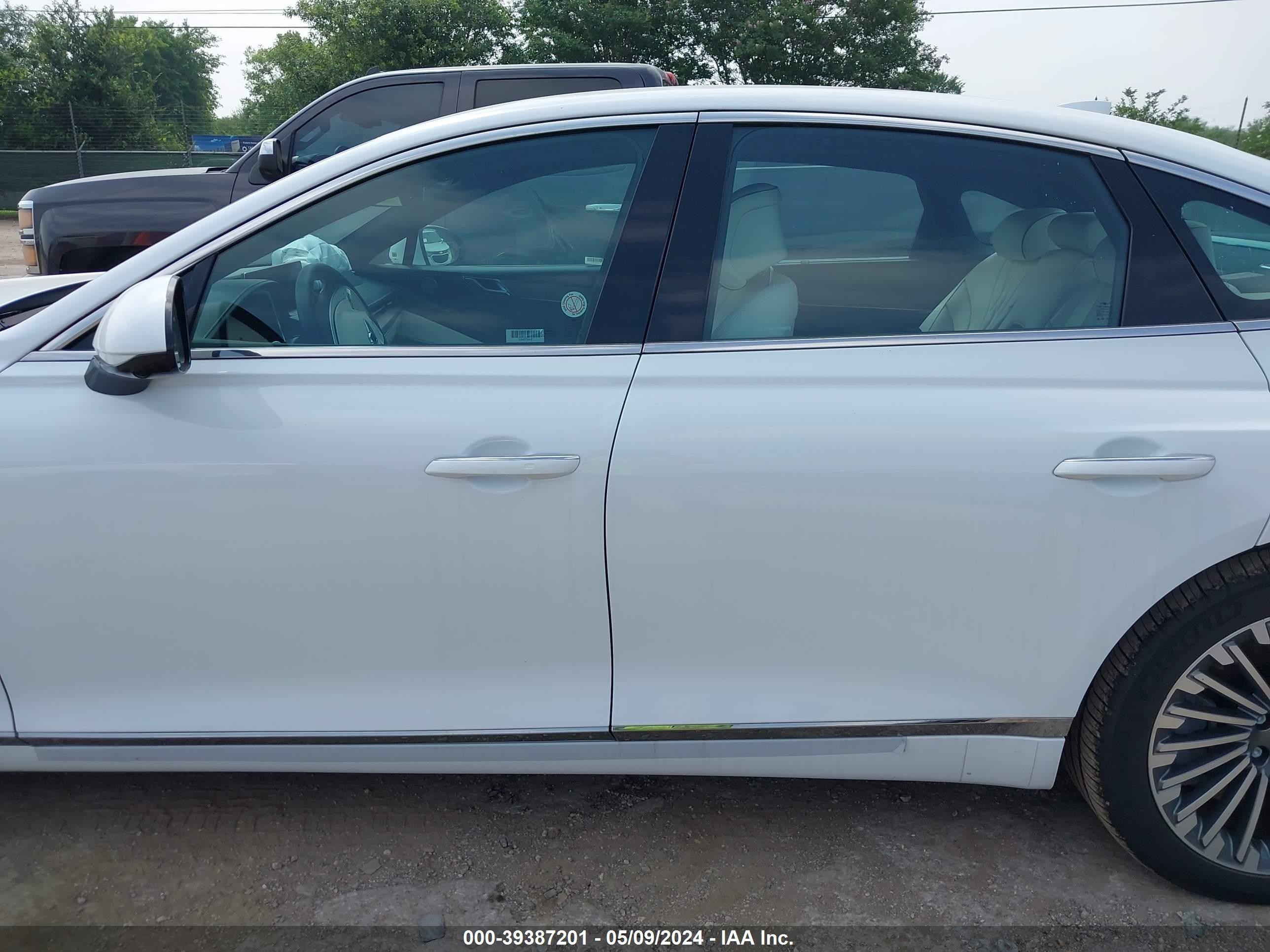 Photo 12 VIN: KMTGE4S16PU007620 - GENESIS G-80 