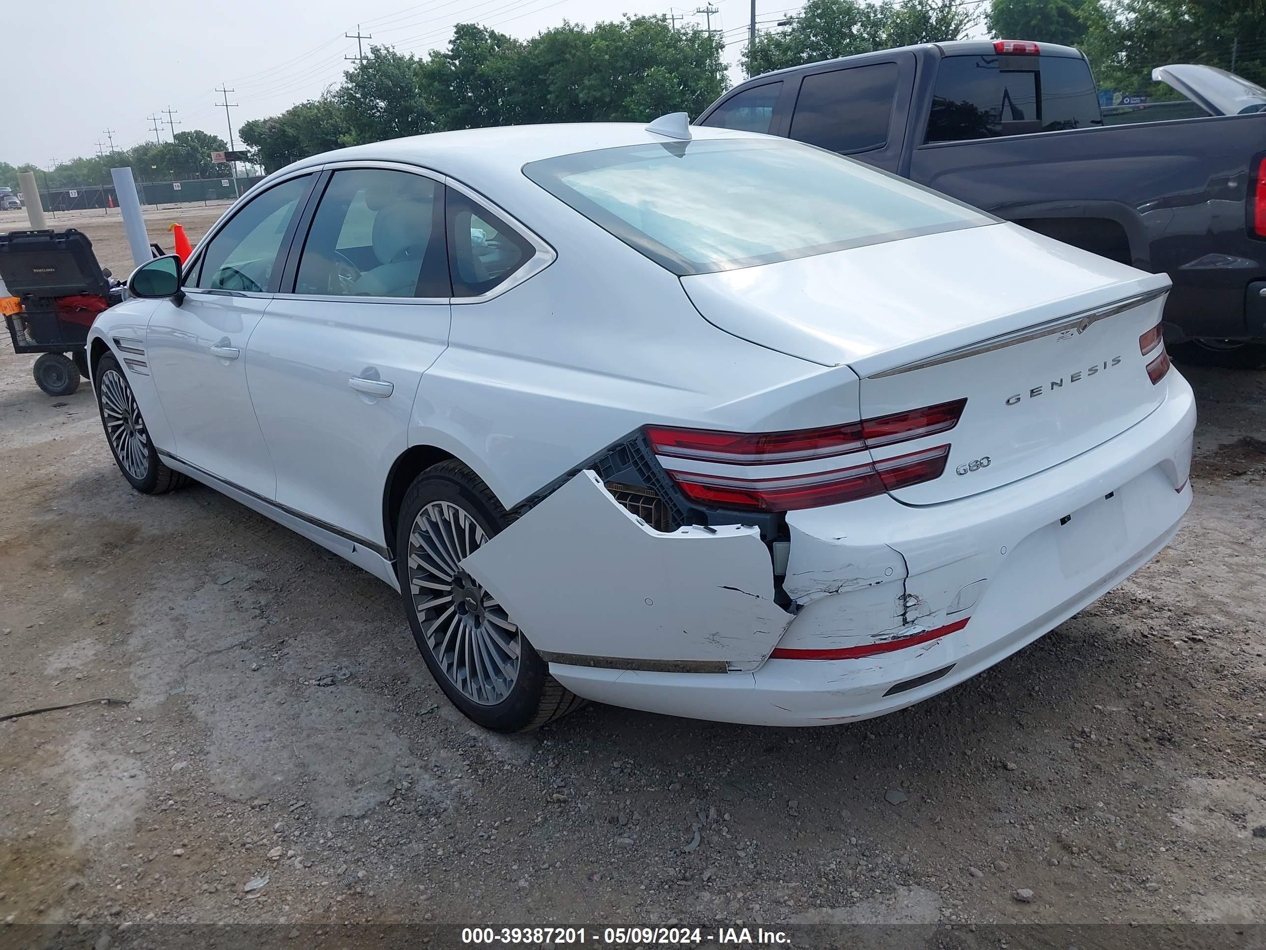 Photo 2 VIN: KMTGE4S16PU007620 - GENESIS G-80 