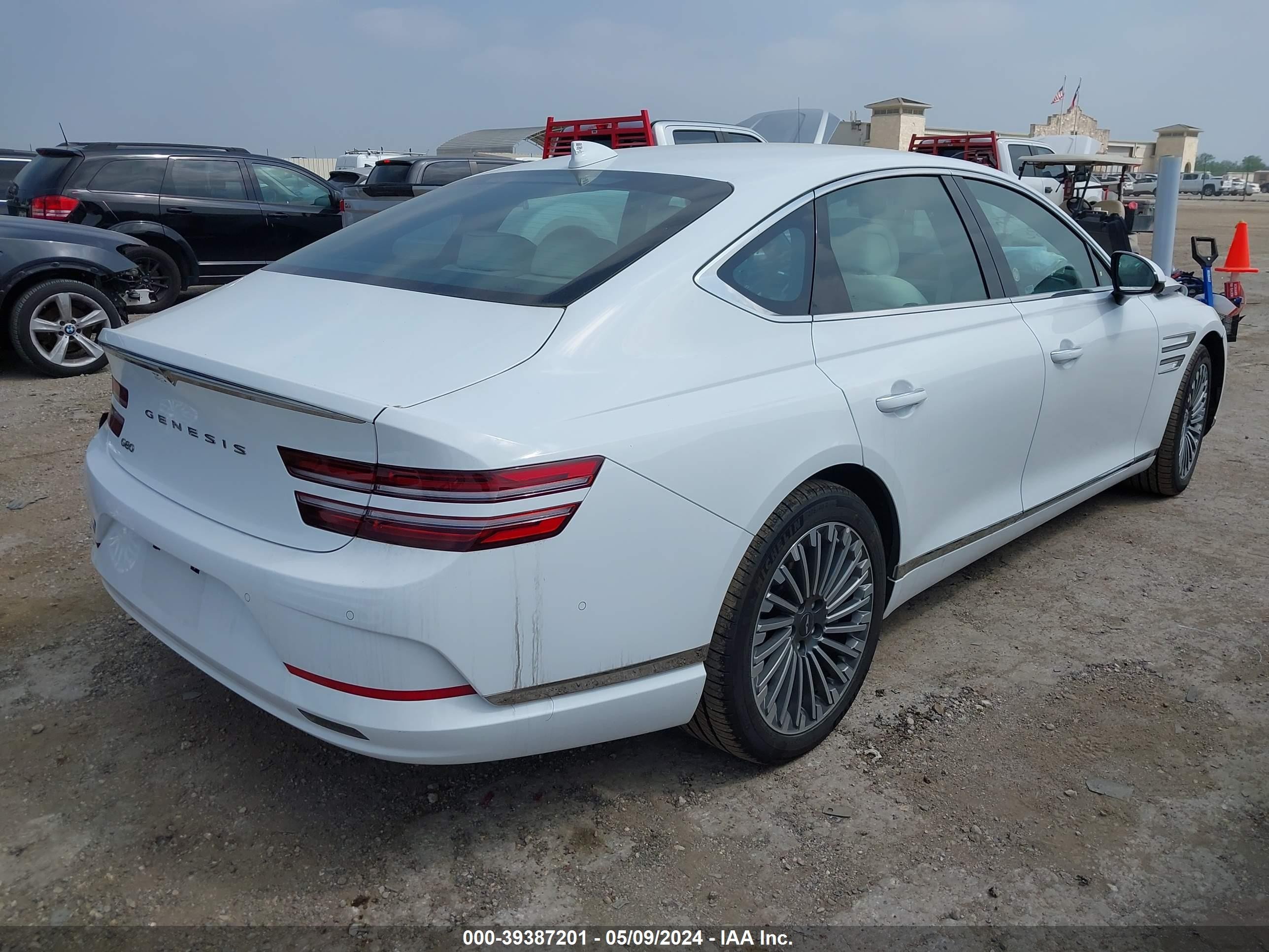 Photo 3 VIN: KMTGE4S16PU007620 - GENESIS G-80 